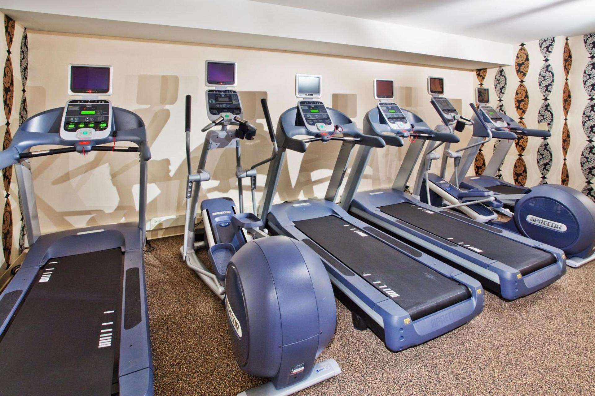 Crowne Plaza Charleston by IHG photo 8