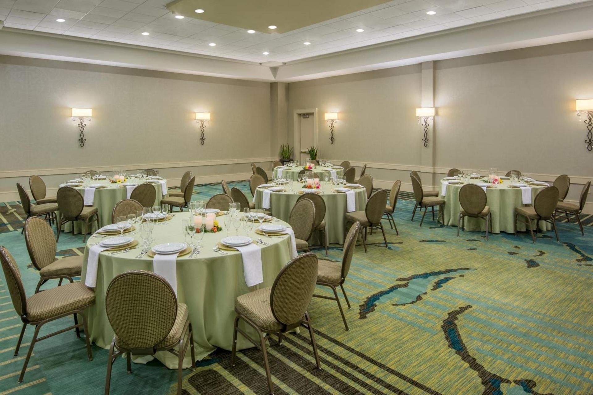 Crowne Plaza Charleston by IHG photo 89