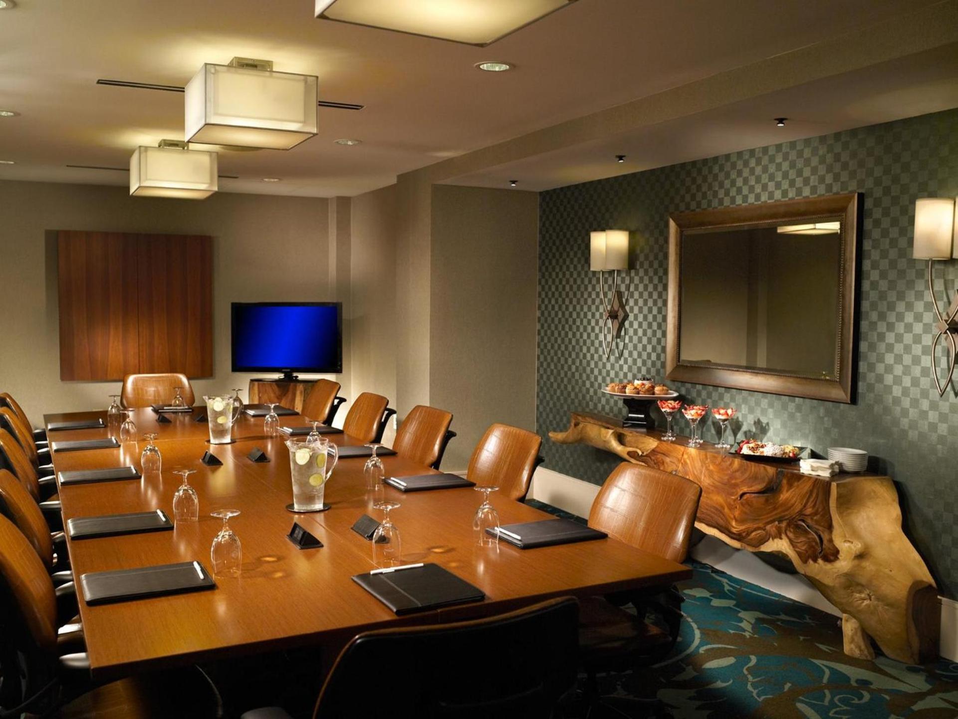 Crowne Plaza Charleston by IHG photo 3