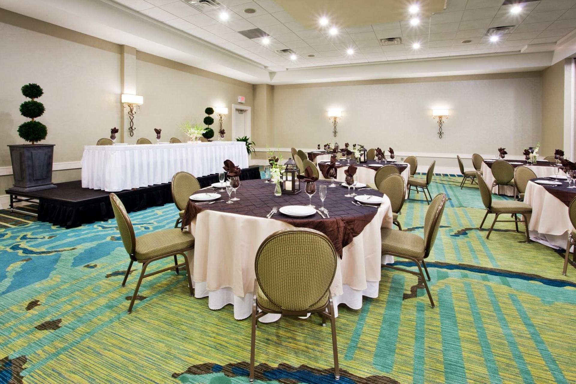 Crowne Plaza Charleston by IHG photo 4