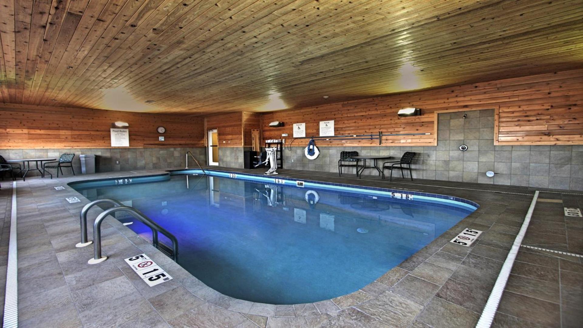 Holiday Inn Express Hotel & Suites Defiance by IHG photo 5