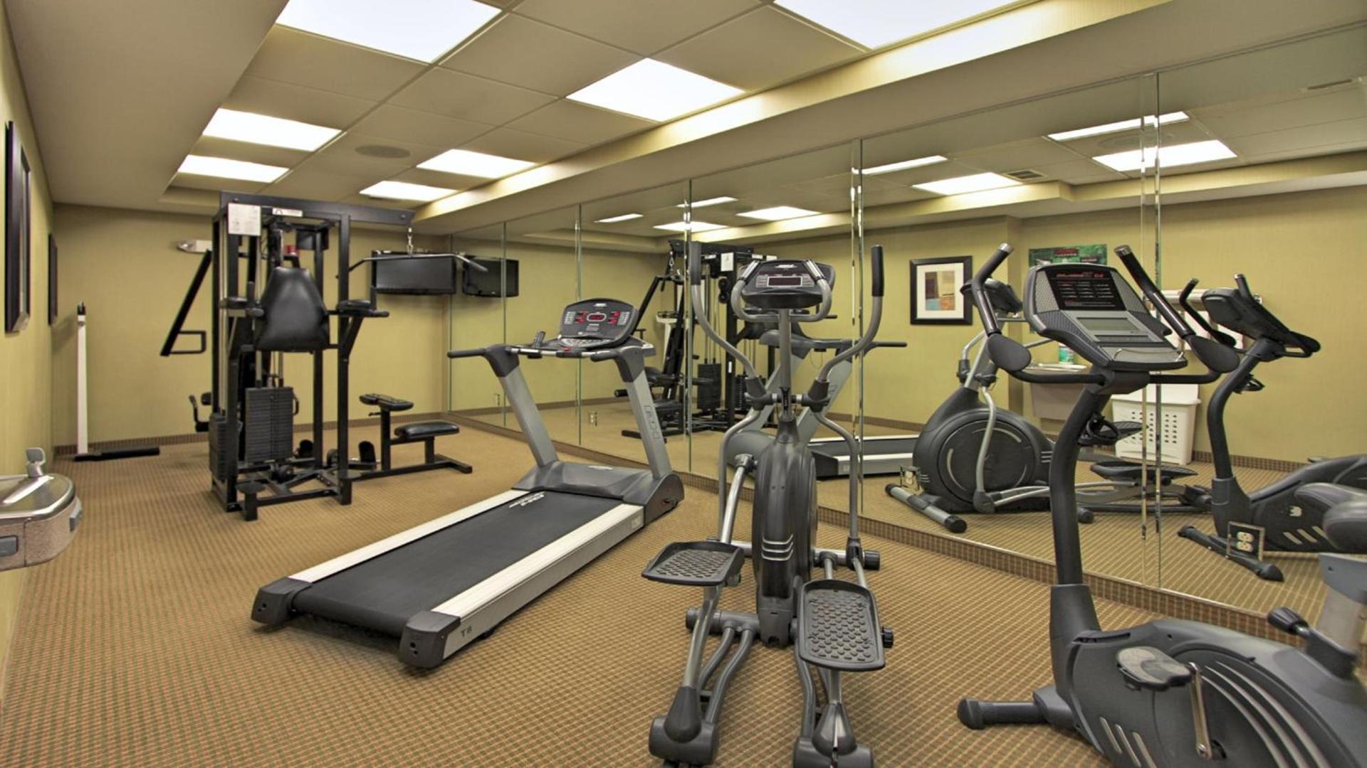 Holiday Inn Express Hotel & Suites Defiance by IHG photo 19