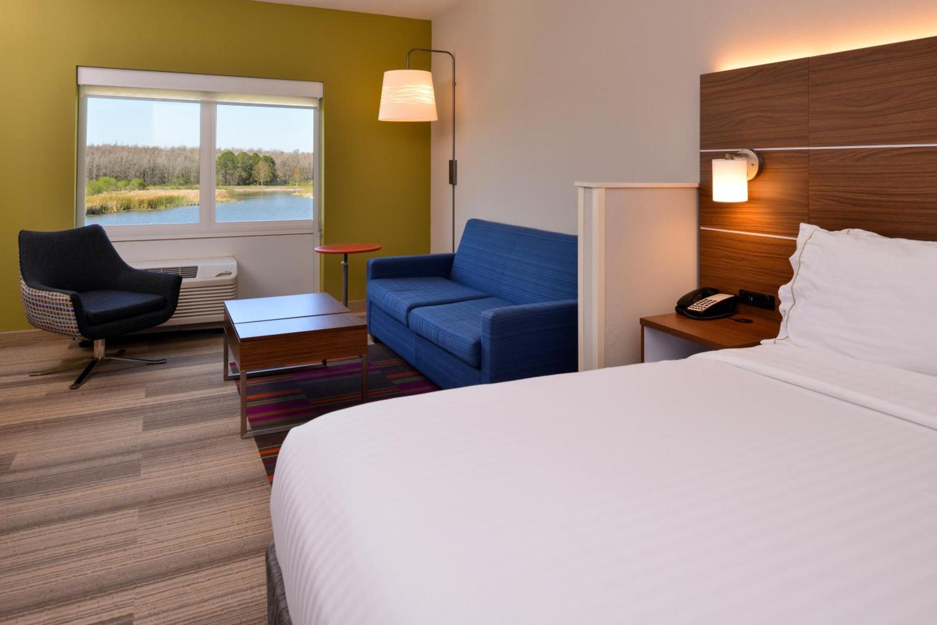 Holiday Inn Express & Suites Trinity by IHG photo 26