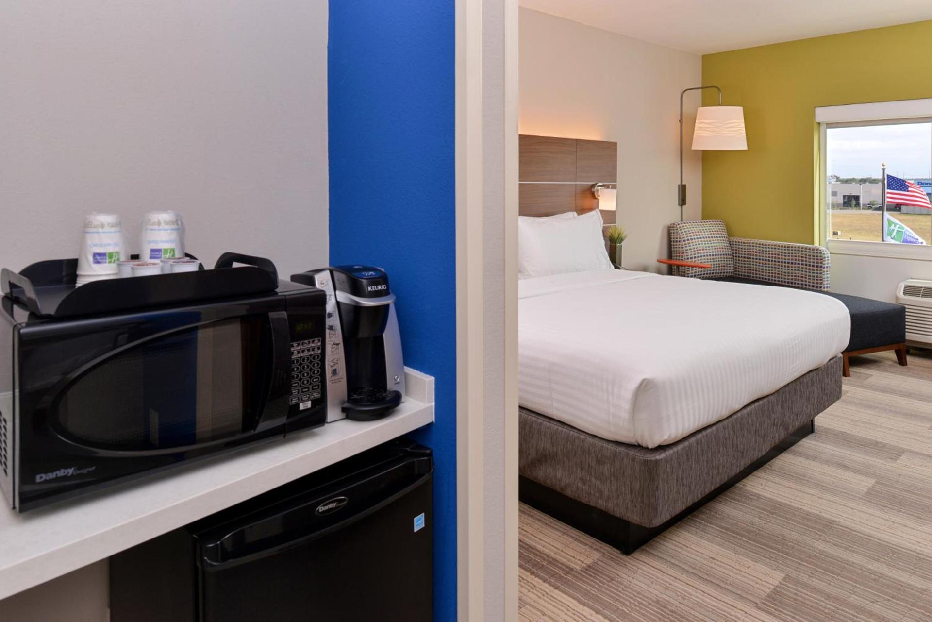 Holiday Inn Express & Suites Trinity by IHG photo 21