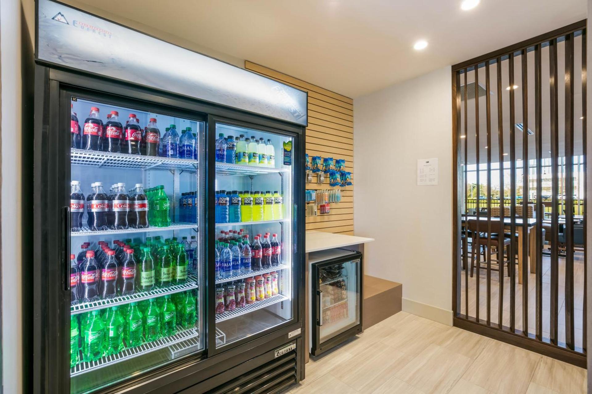 Holiday Inn Express & Suites Jacksonville - Town Center by IHG photo 41