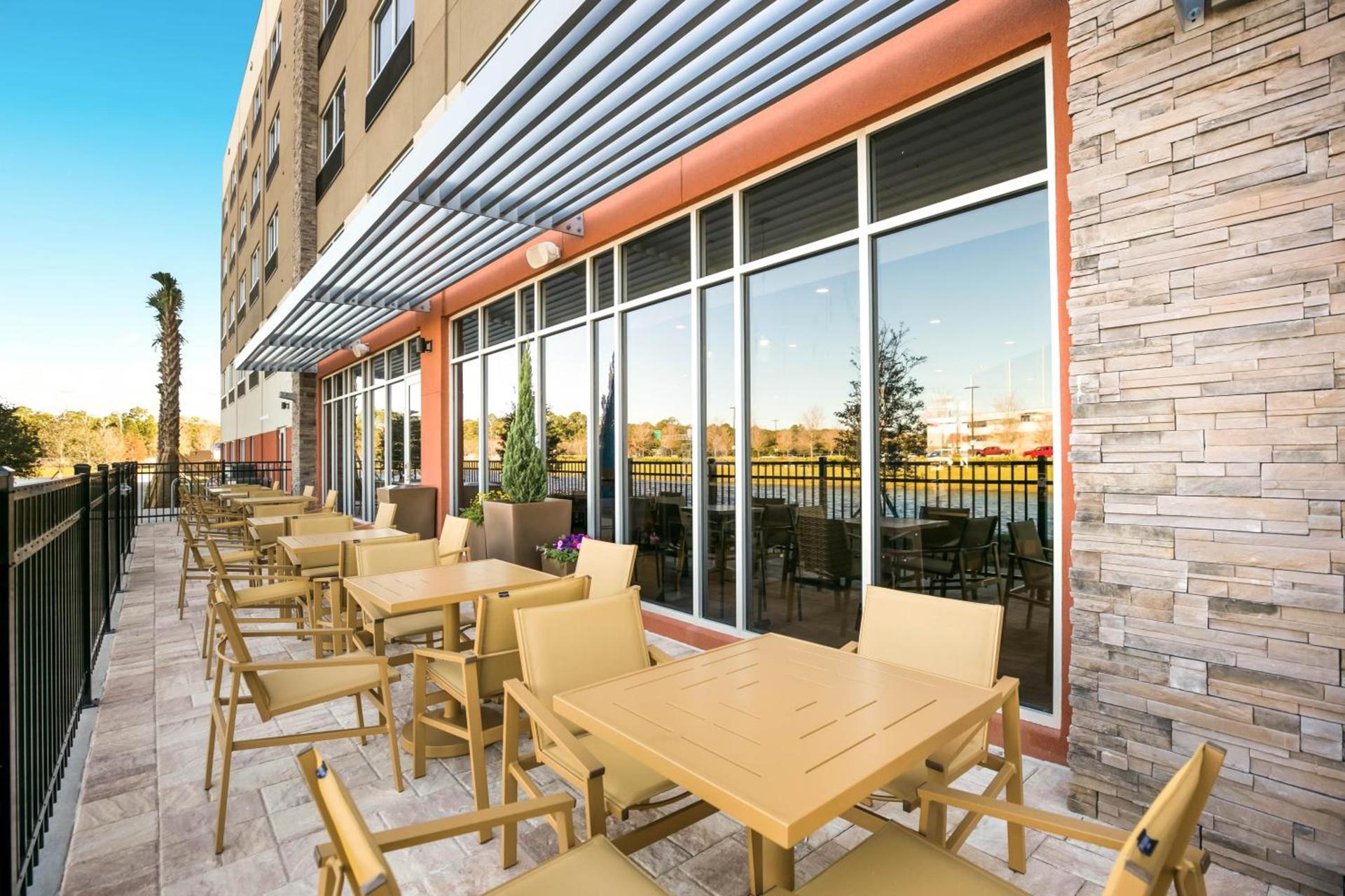 Holiday Inn Express & Suites Jacksonville - Town Center by IHG photo 33