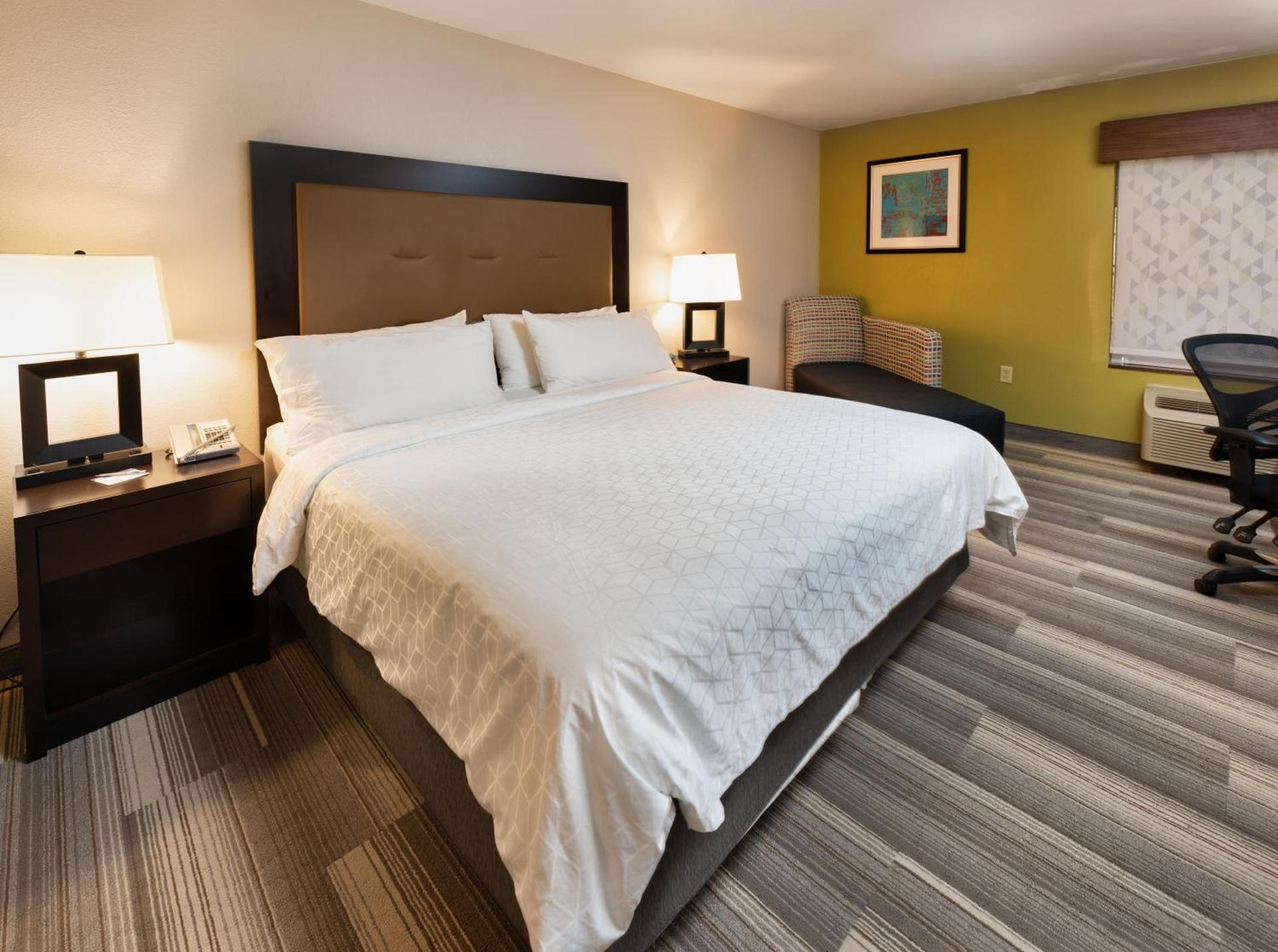 Country Inn & Suites by Radisson, South Haven, MI photo 37
