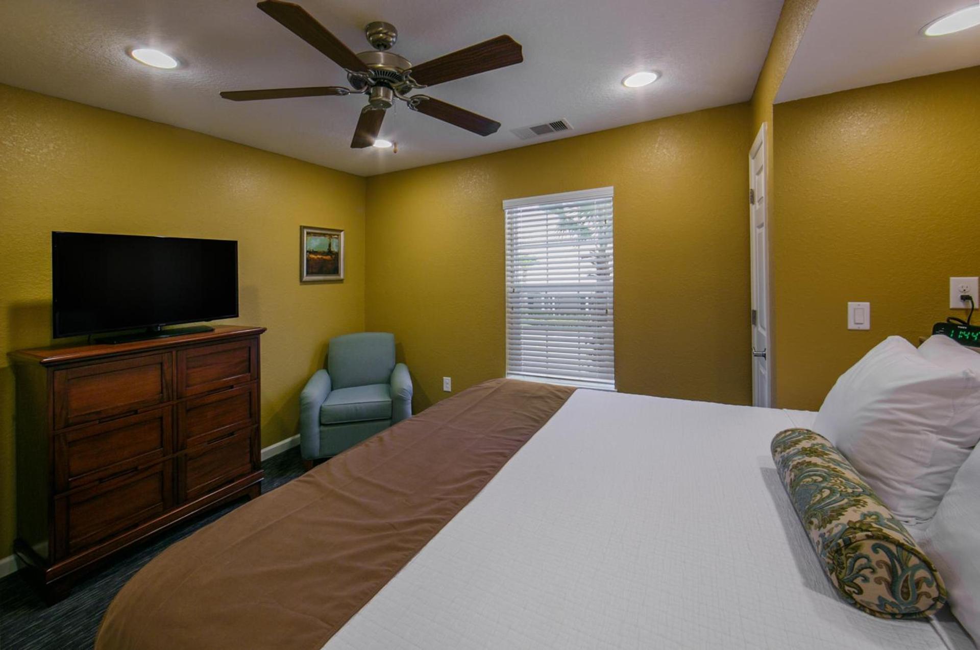 Holiday Inn Club Vacations - Orlando Breeze Resort photo 10