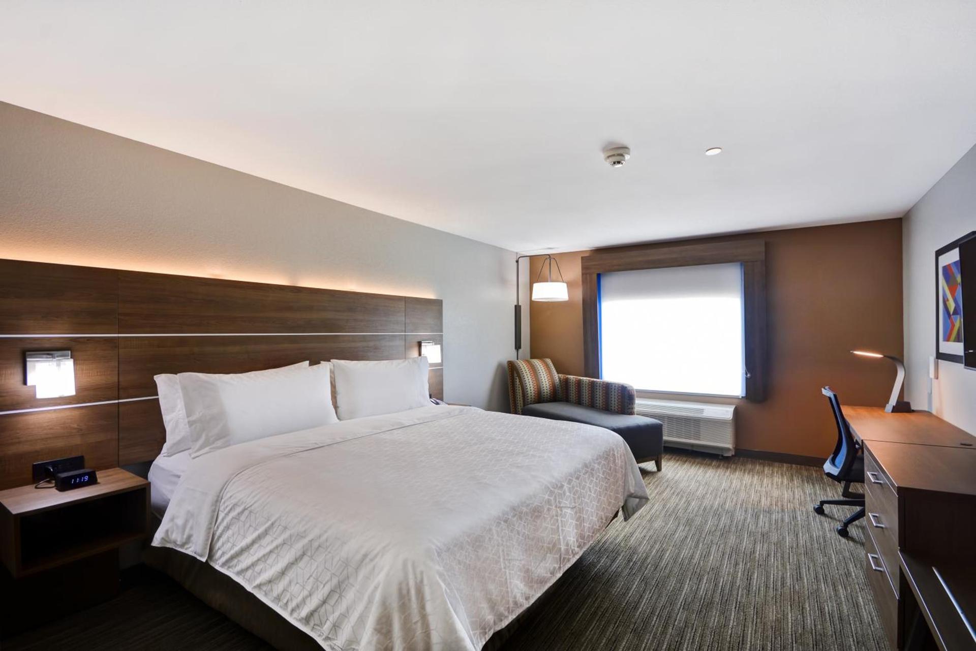 Holiday Inn Express & Suites - Houston NASA - Boardwalk Area by IHG photo 26