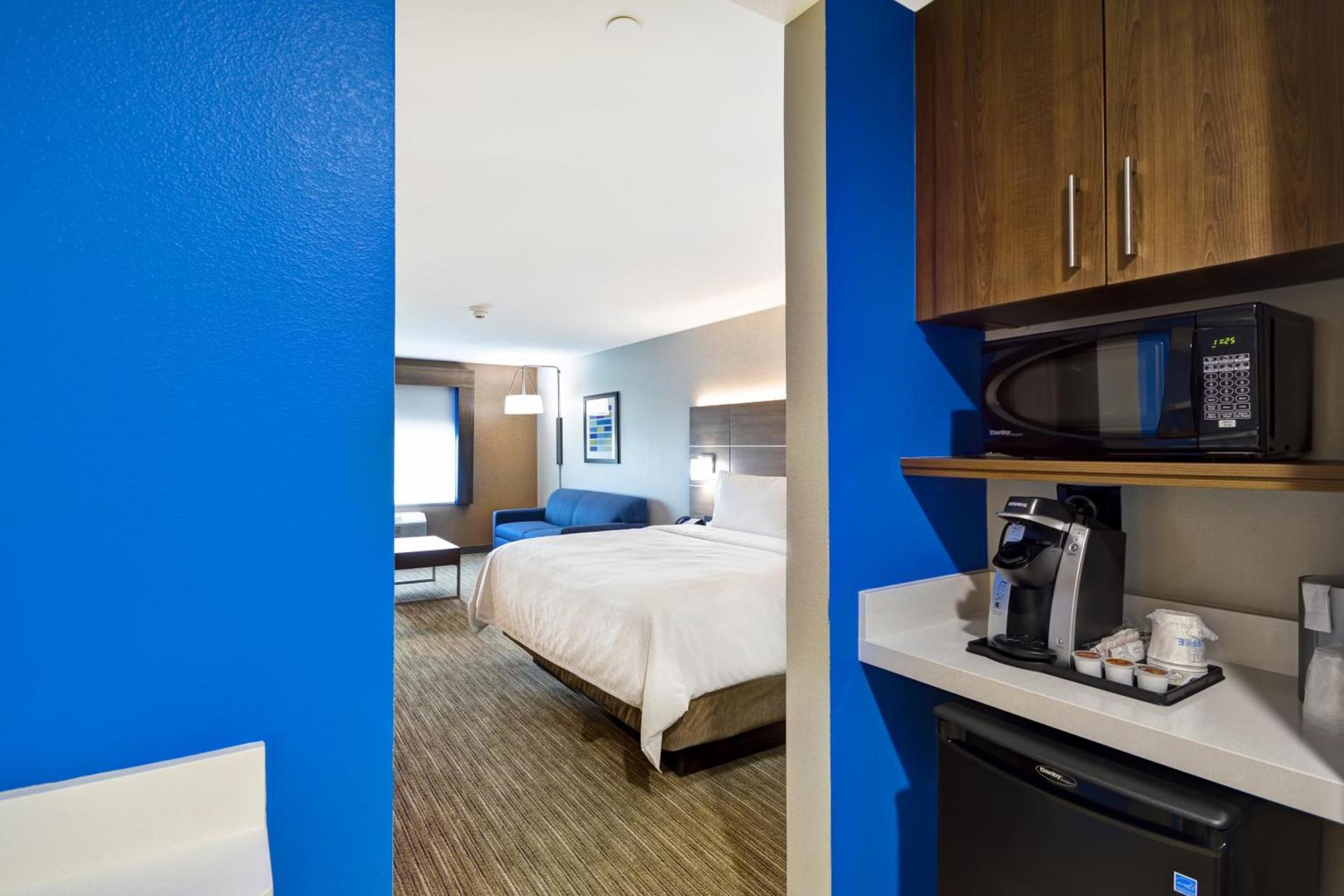 Holiday Inn Express & Suites - Houston NASA - Boardwalk Area by IHG photo 18