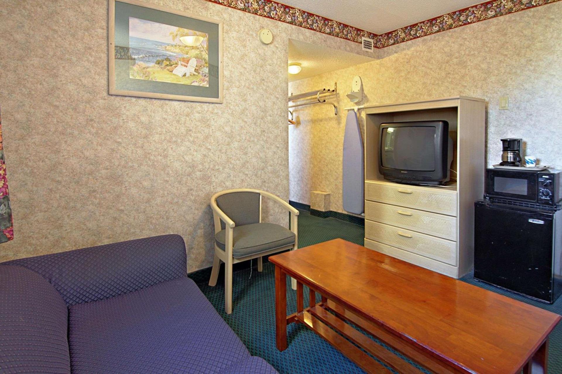 Super 8 by Wyndham Atlantic City photo 2