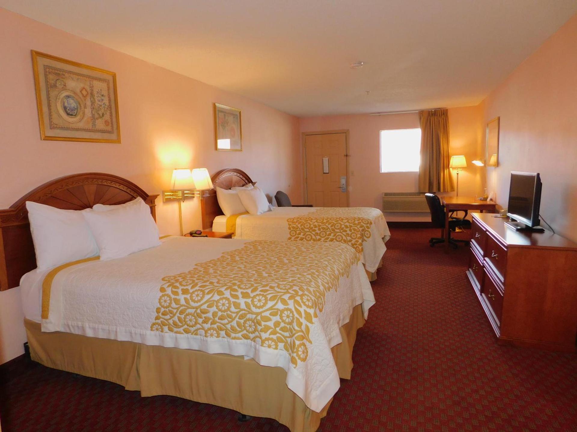 Days Inn by Wyndham Huntington photo 29