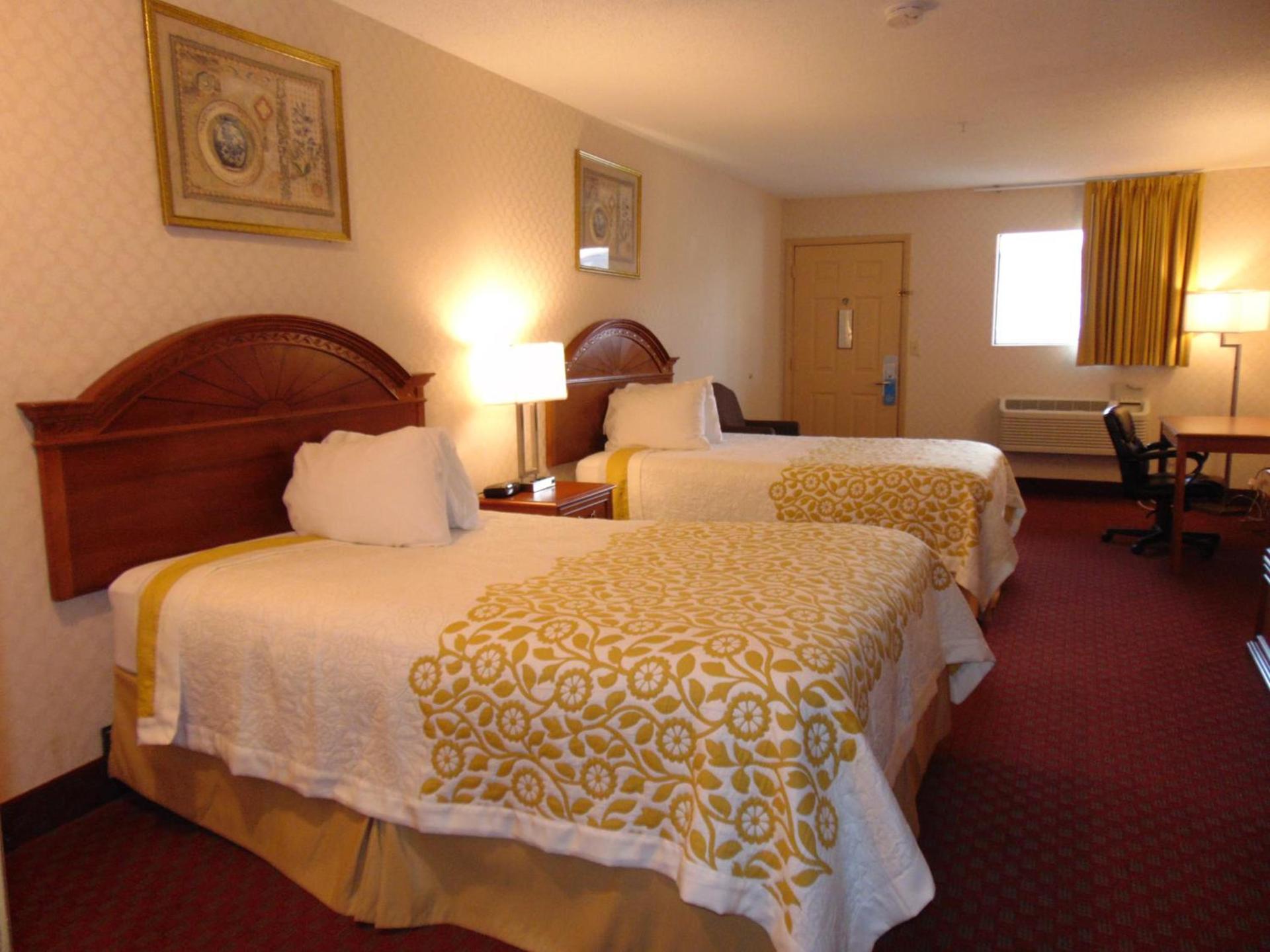 Days Inn by Wyndham Huntington photo 8