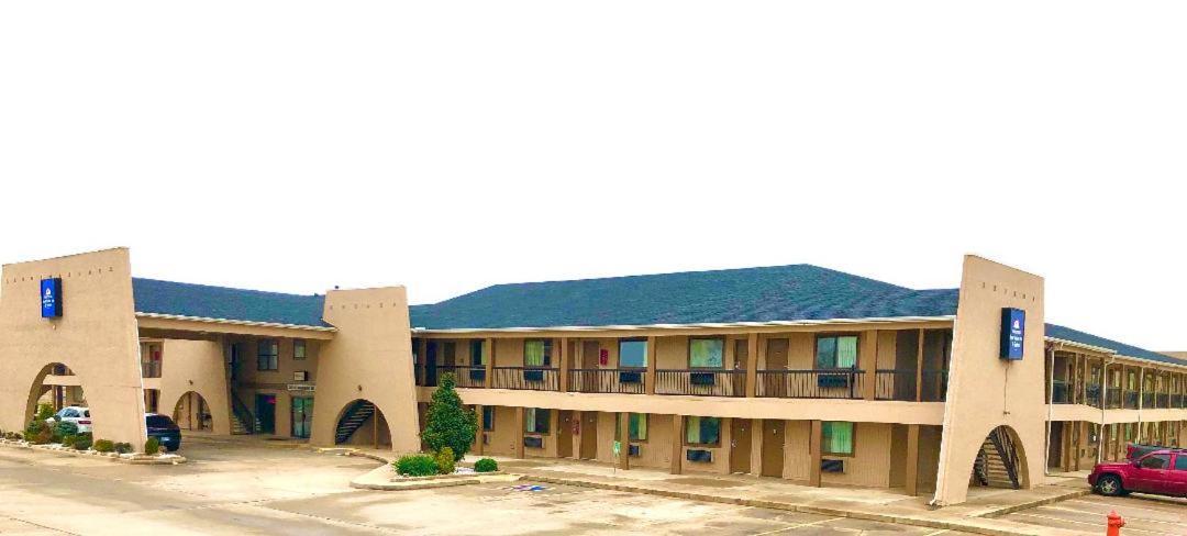 Americas Best Value Inn Yukon — hotel in Yukon