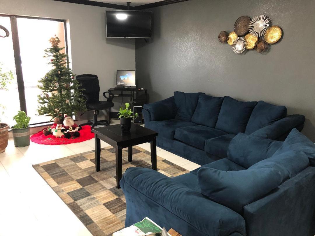 Americas Best Value Inn Yukon photo 8