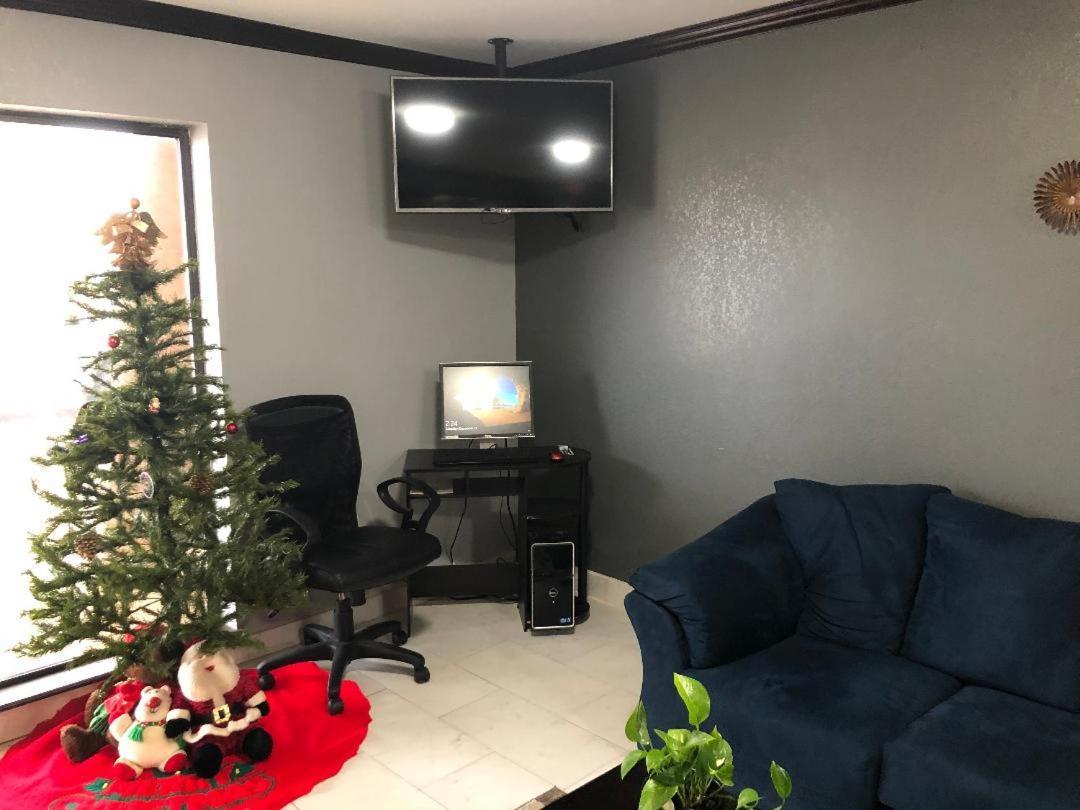 Americas Best Value Inn Yukon photo 6