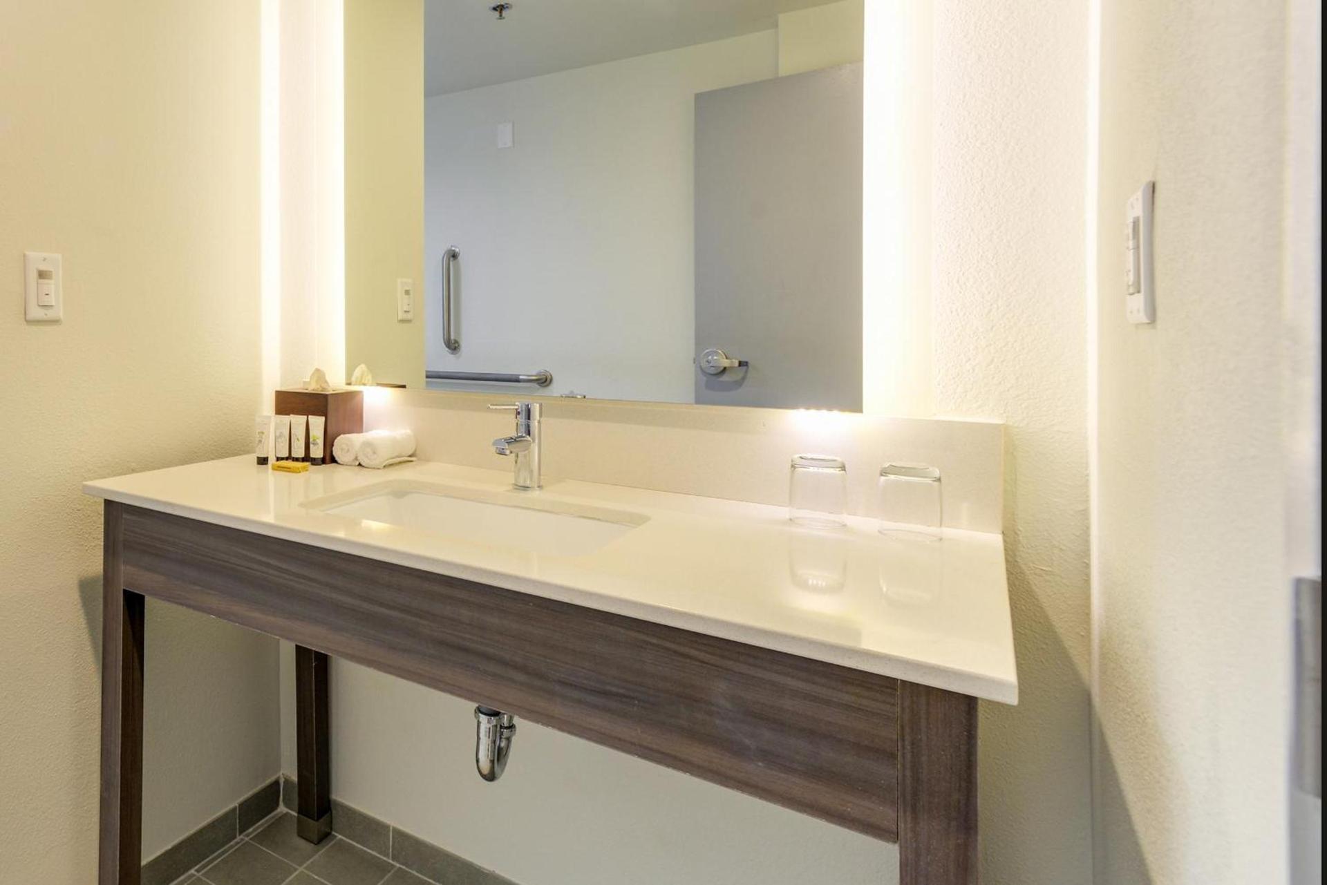 Saint Louis Airport Hotel photo 42