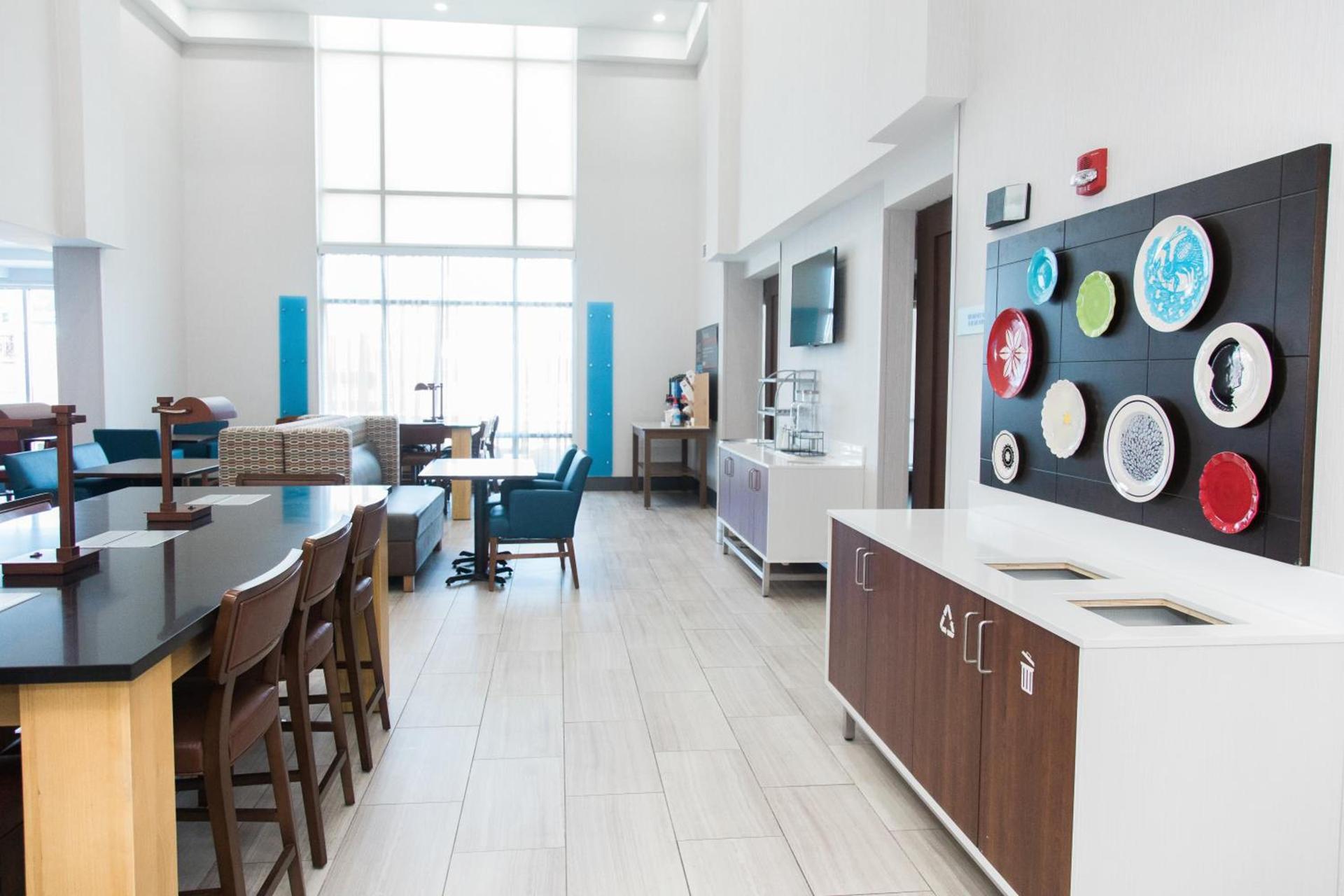 Holiday Inn Express & Suites Columbia-Fort Jackson by IHG photo 20