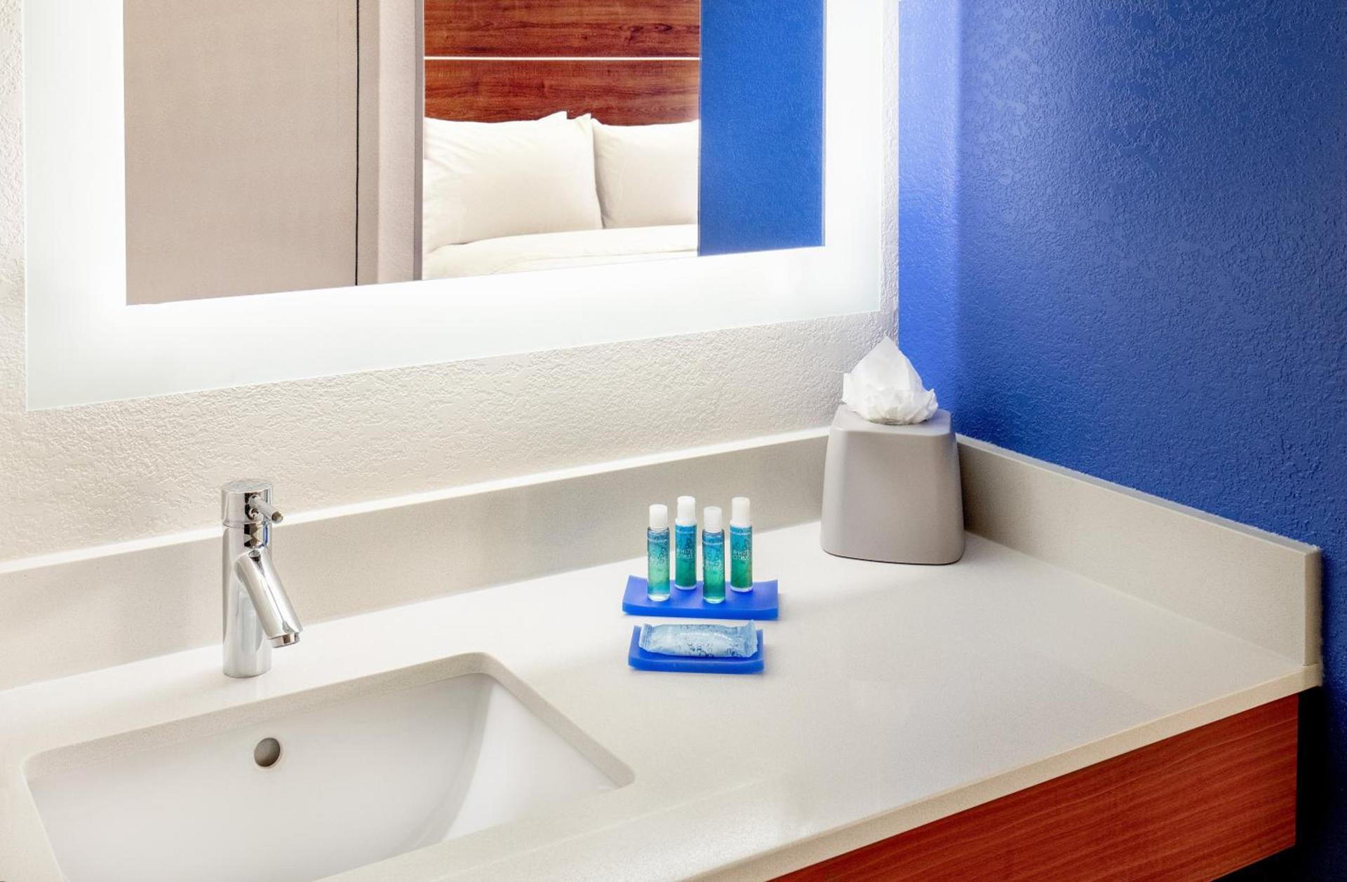 Holiday Inn Express Chesapeake - Norfolk by IHG photo 13