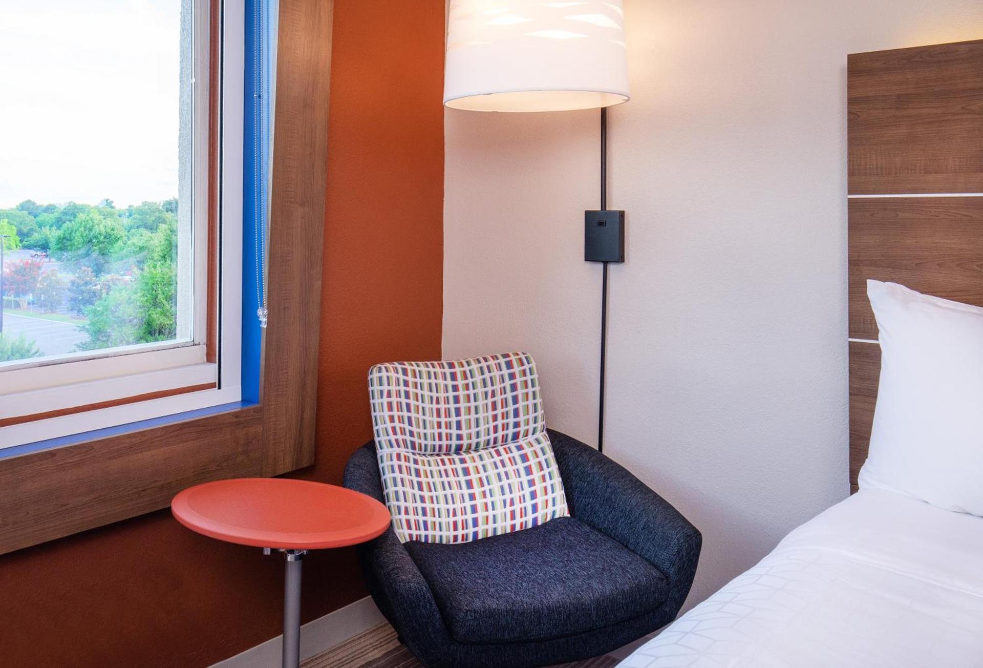 Holiday Inn Express Chesapeake - Norfolk by IHG photo 15