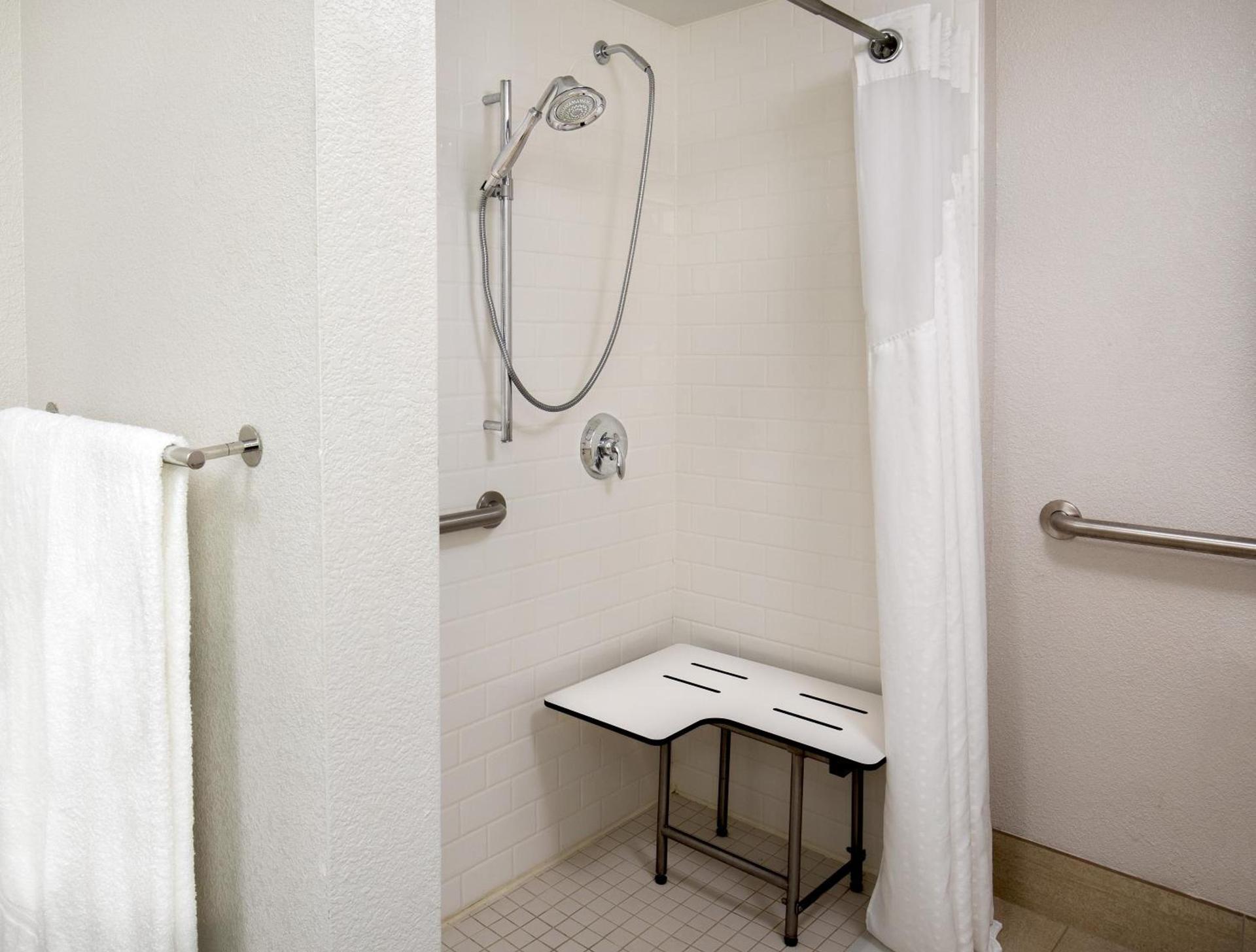 Holiday Inn Express Chesapeake - Norfolk by IHG photo 8