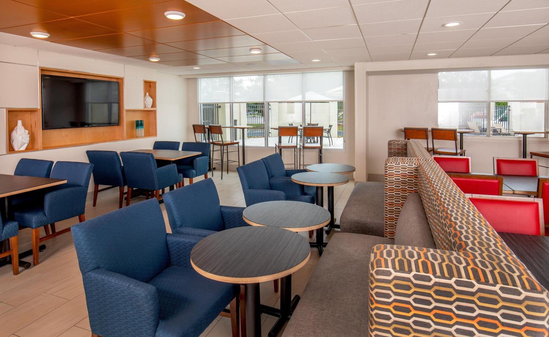Holiday Inn Express Chesapeake - Norfolk by IHG photo 29