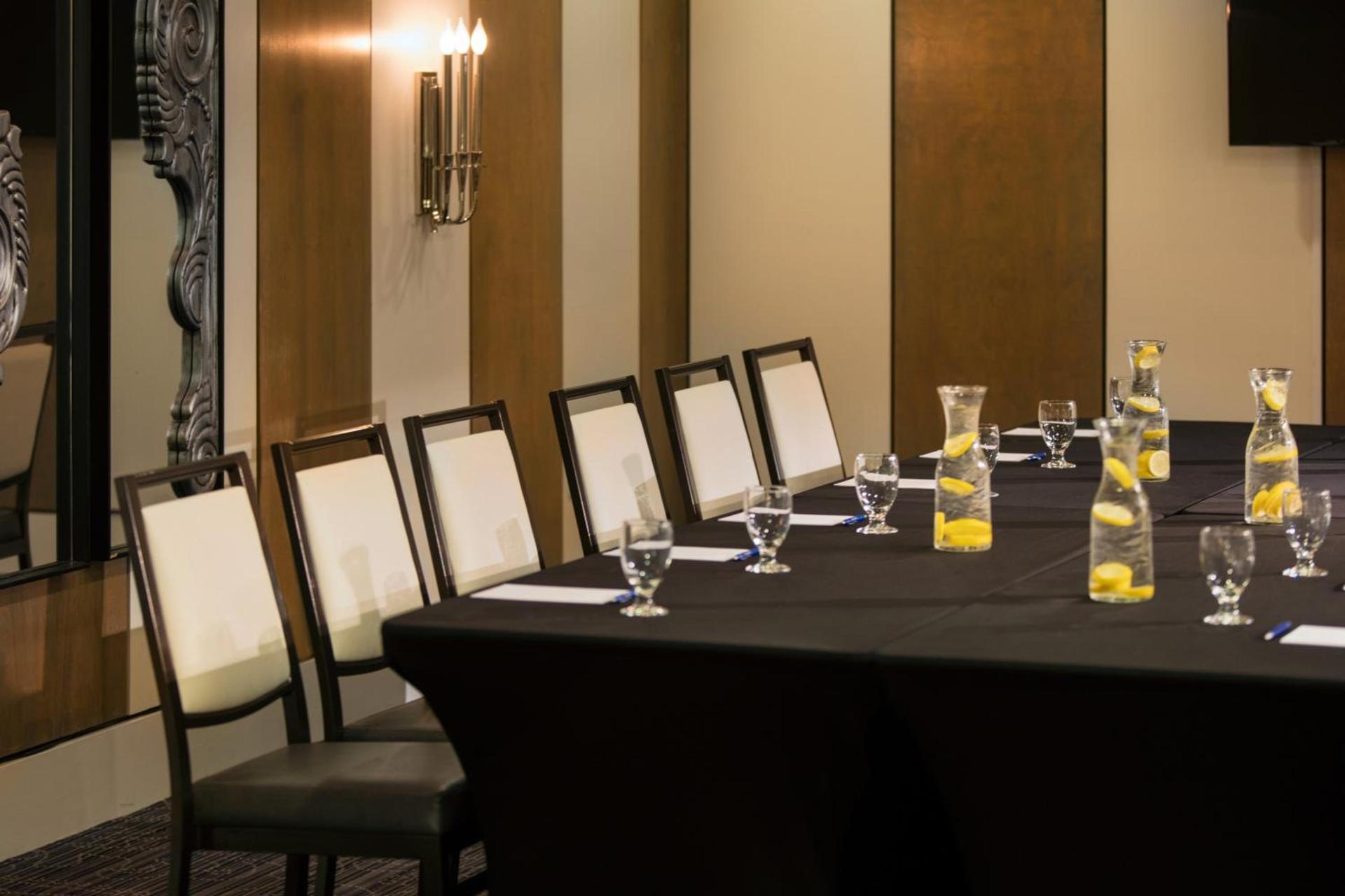 Kimpton George Hotel by IHG photo 7