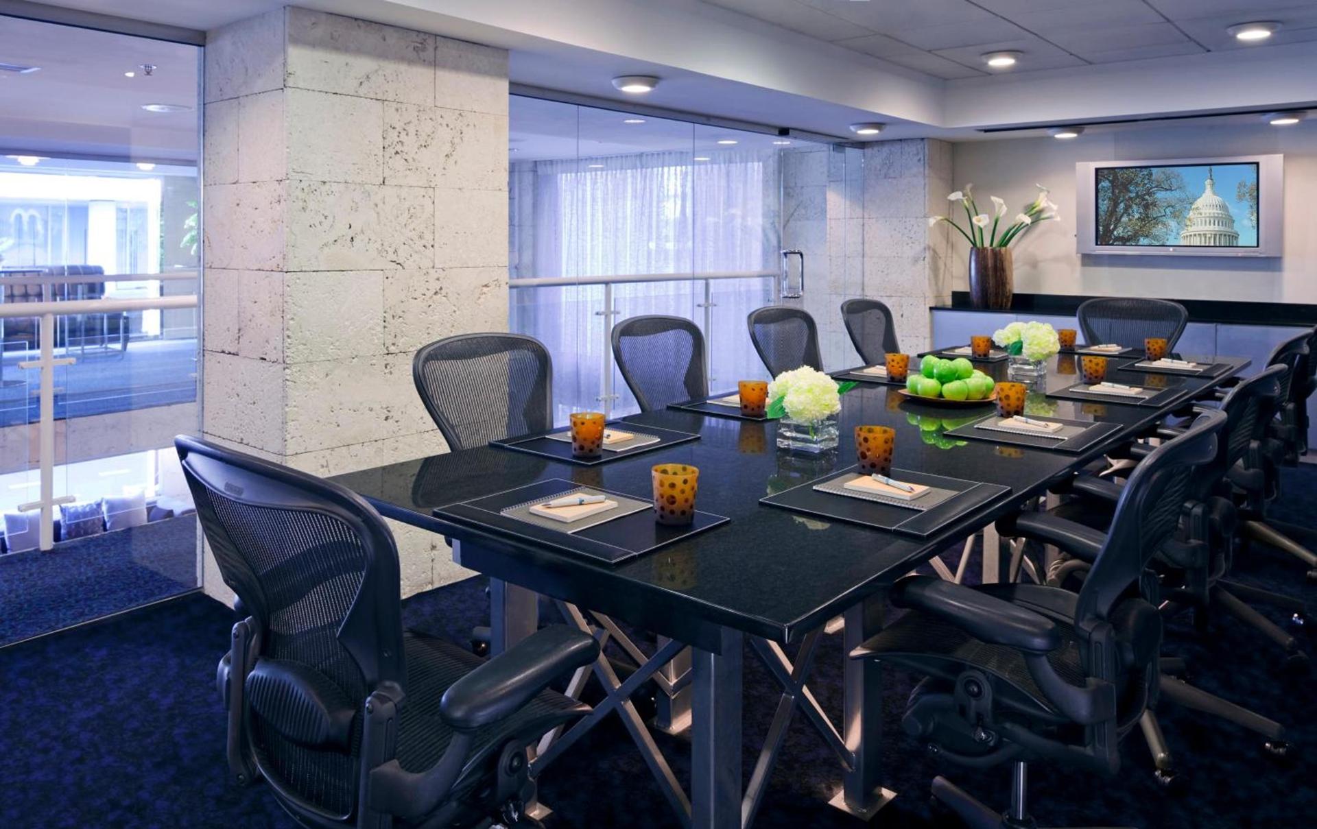 Kimpton George Hotel by IHG photo 5