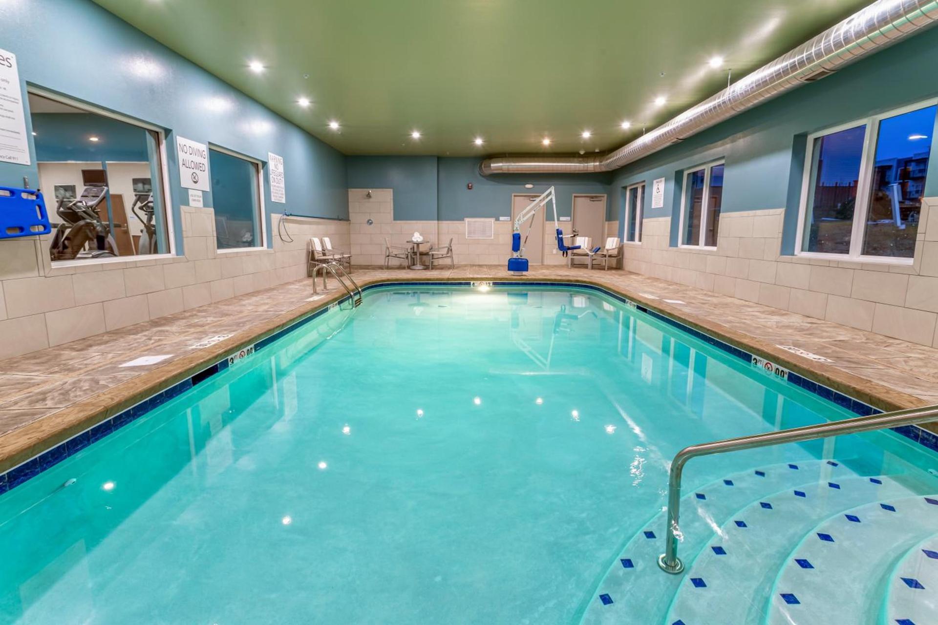 Holiday Inn Express & Suites - Columbus - Worthington by IHG photo 36