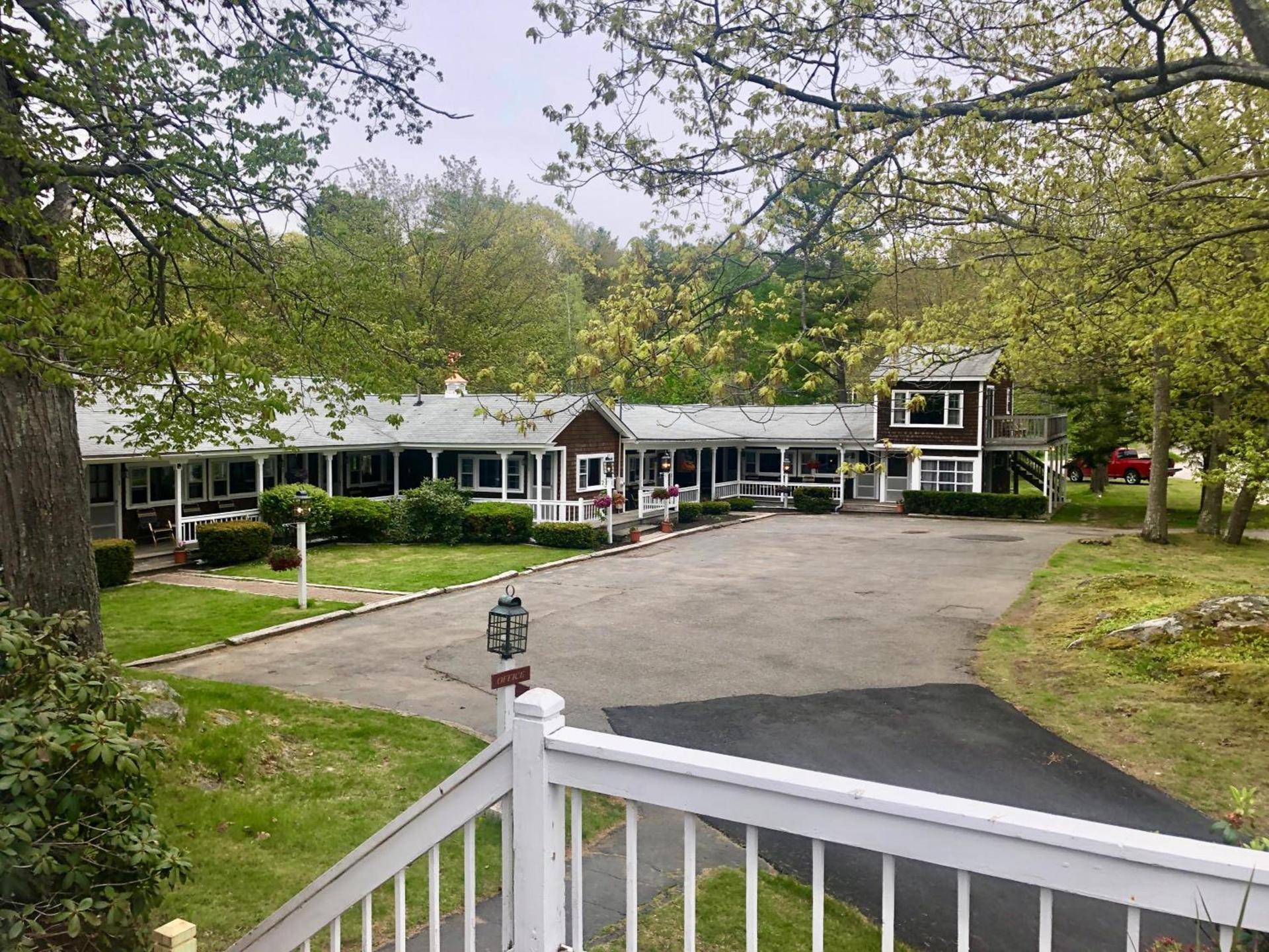 Kennebunkport Motor Lodge photo 12