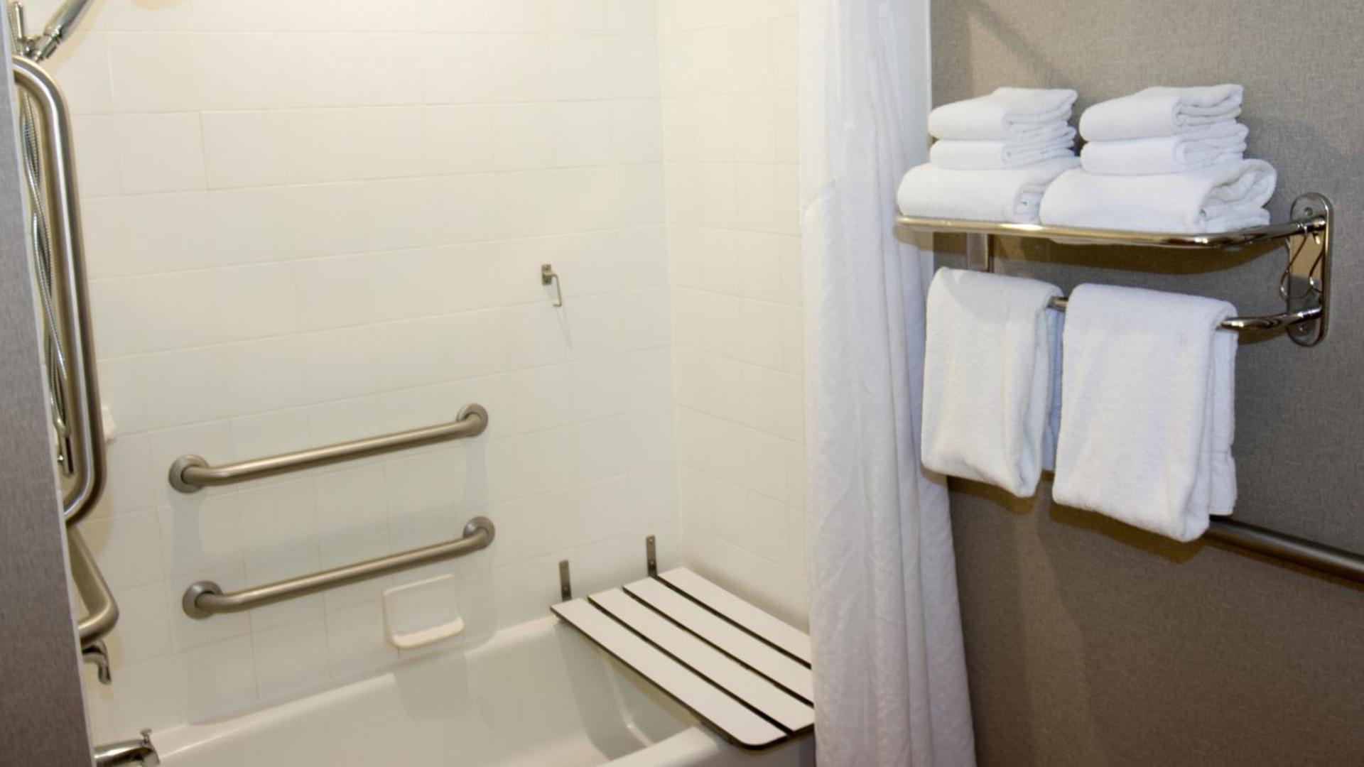 Holiday Inn Express & Suites Cheney by IHG photo 37