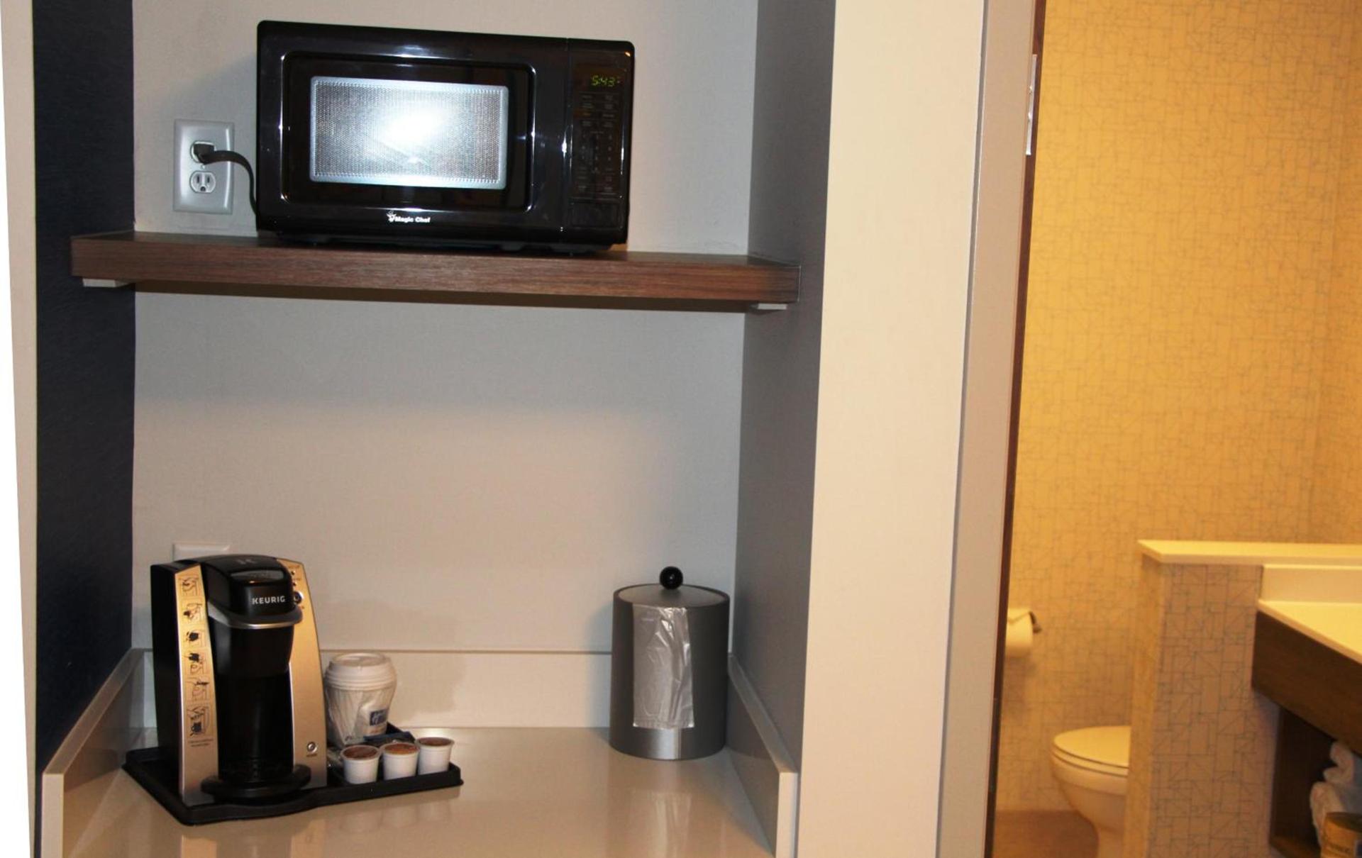 Holiday Inn Express & Suites - Phoenix - Airport North by IHG photo 67