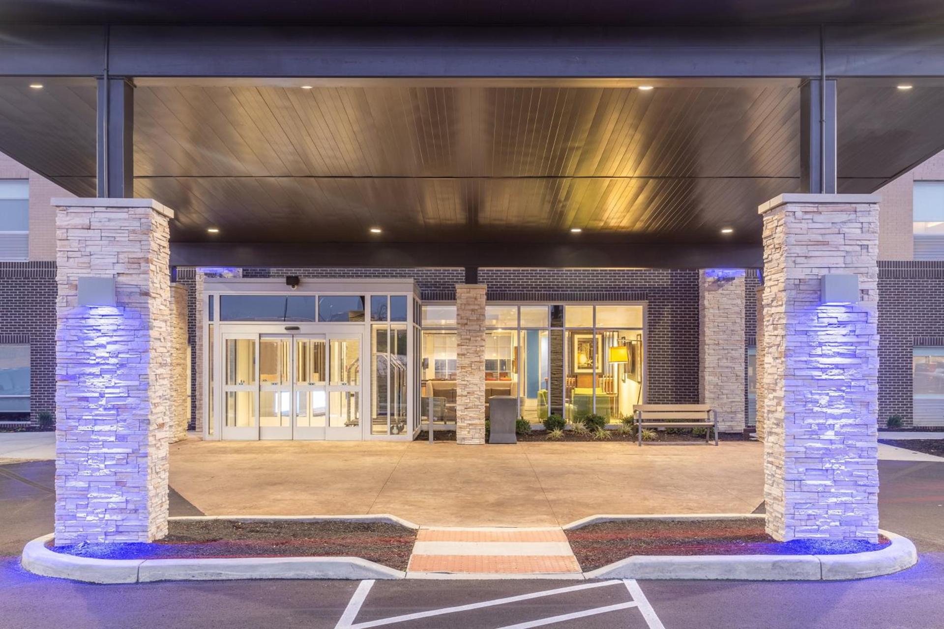 Holiday Inn Express & Suites - Florence - Cincinnati Airport by IHG photo 14