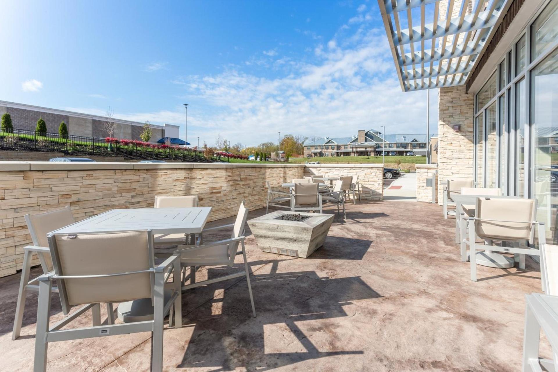 Holiday Inn Express & Suites - Florence - Cincinnati Airport by IHG photo 17