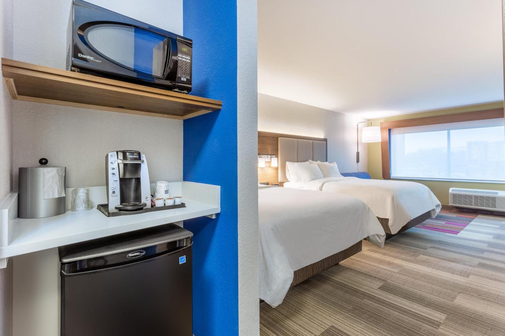 Holiday Inn Express & Suites - Florence - Cincinnati Airport by IHG photo 39