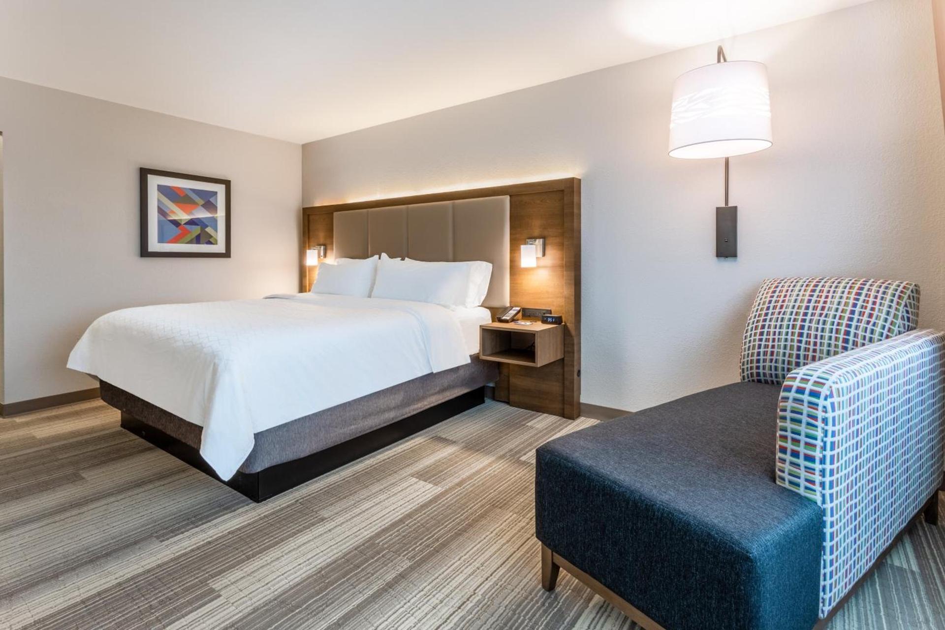 Holiday Inn Express & Suites - Florence - Cincinnati Airport by IHG photo 25