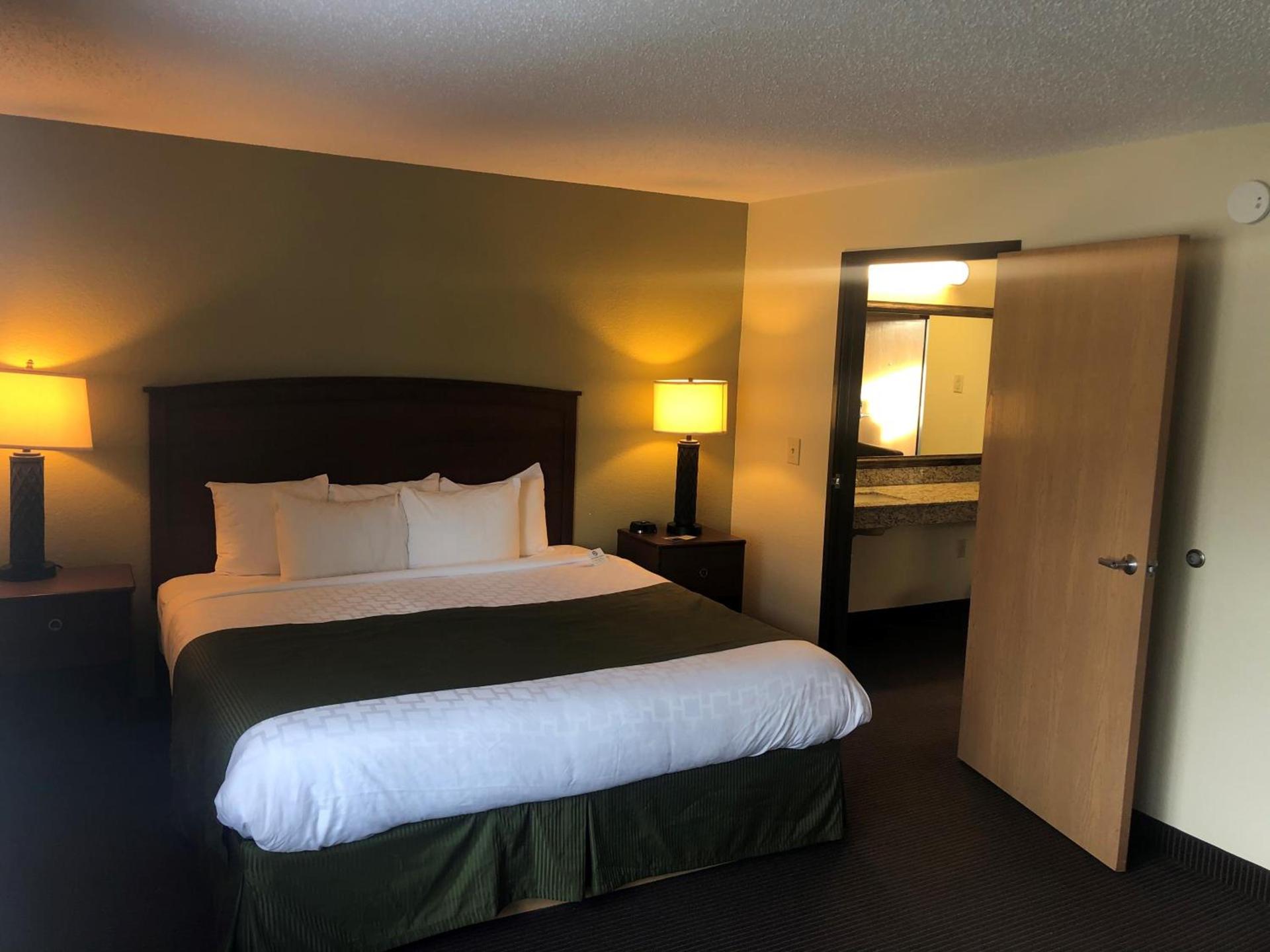 Cobblestone Hotel & Suites - Wisconsin Rapids photo 11