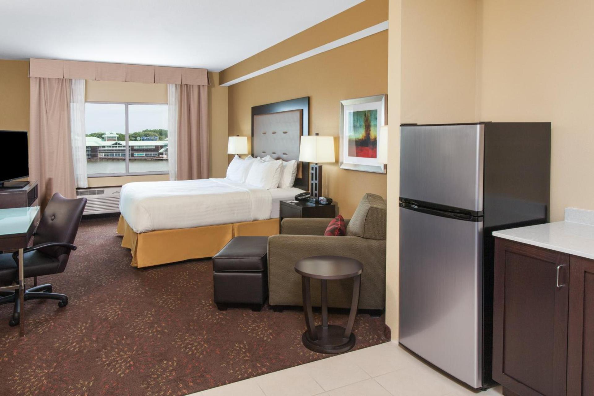 Holiday Inn Express & Suites Sandusky by IHG photo 30
