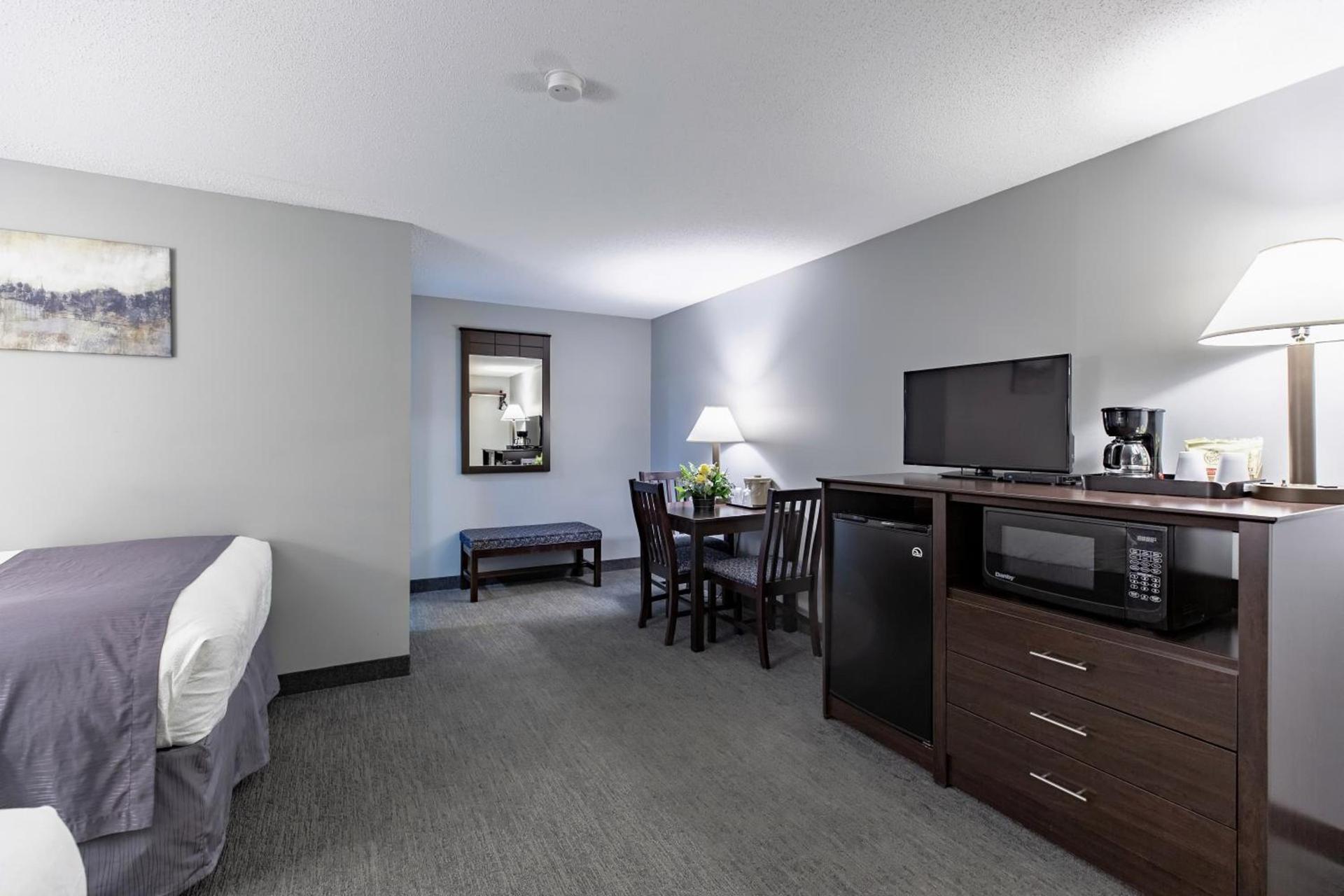 Mt. Madison Inn & Suites photo 37