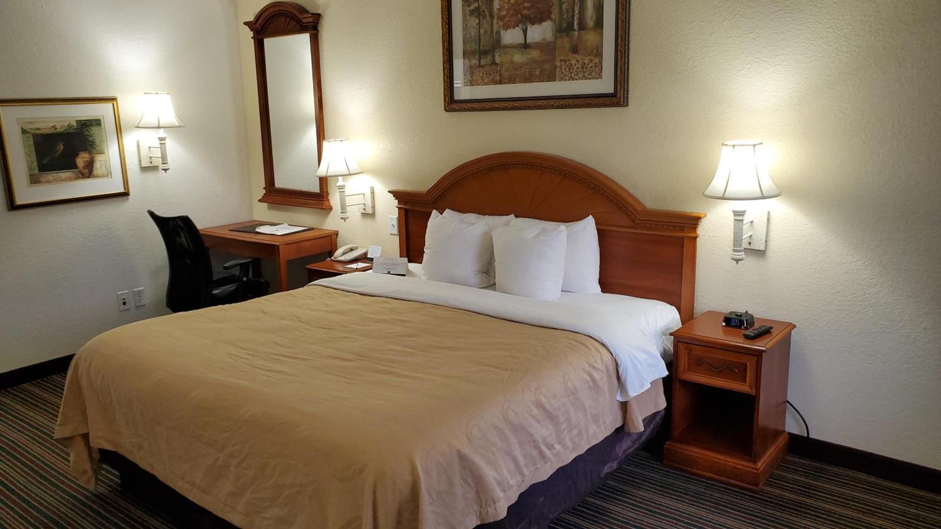 Quality Inn & Suites Biltmore East photo 23