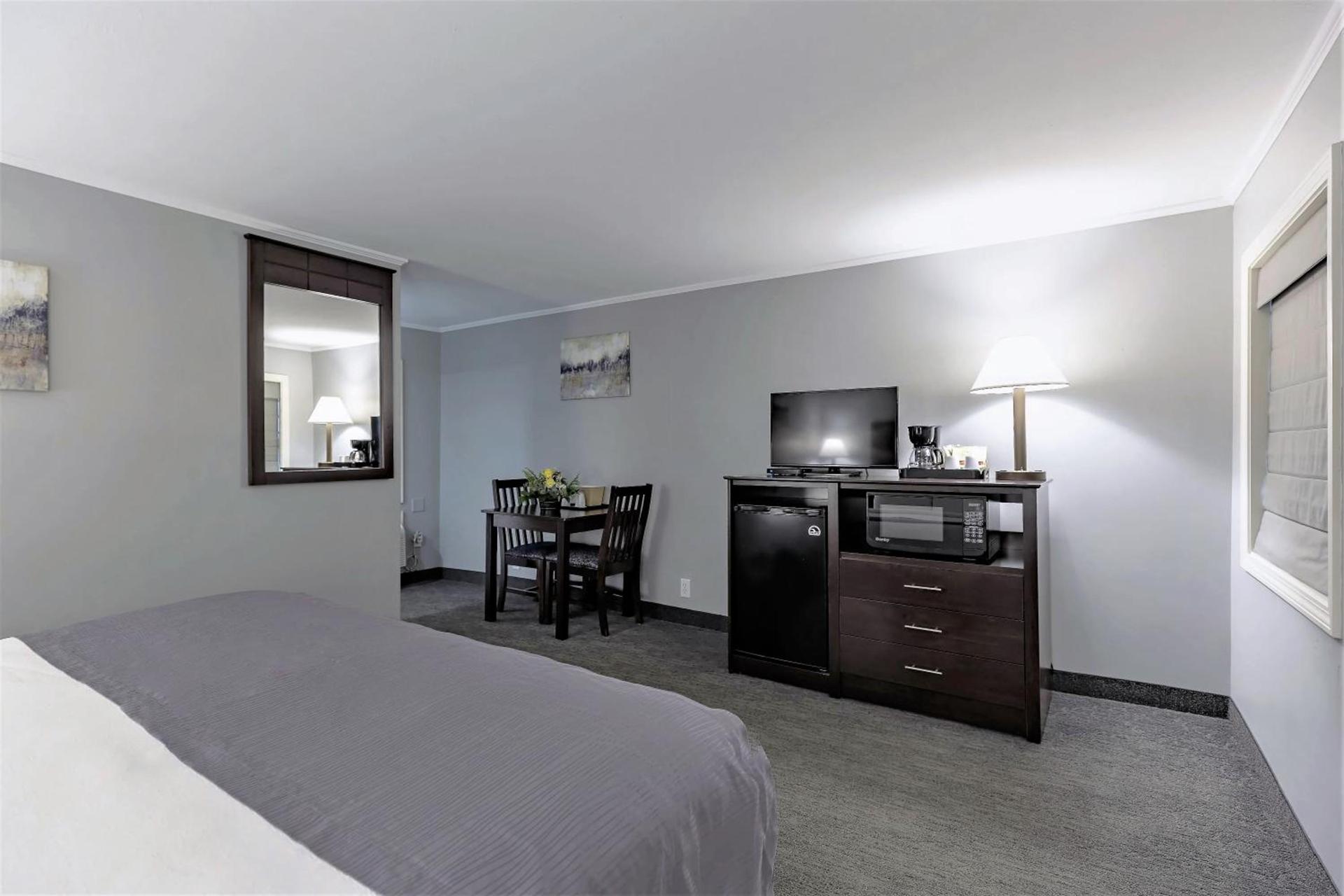 Mt. Madison Inn & Suites photo 32
