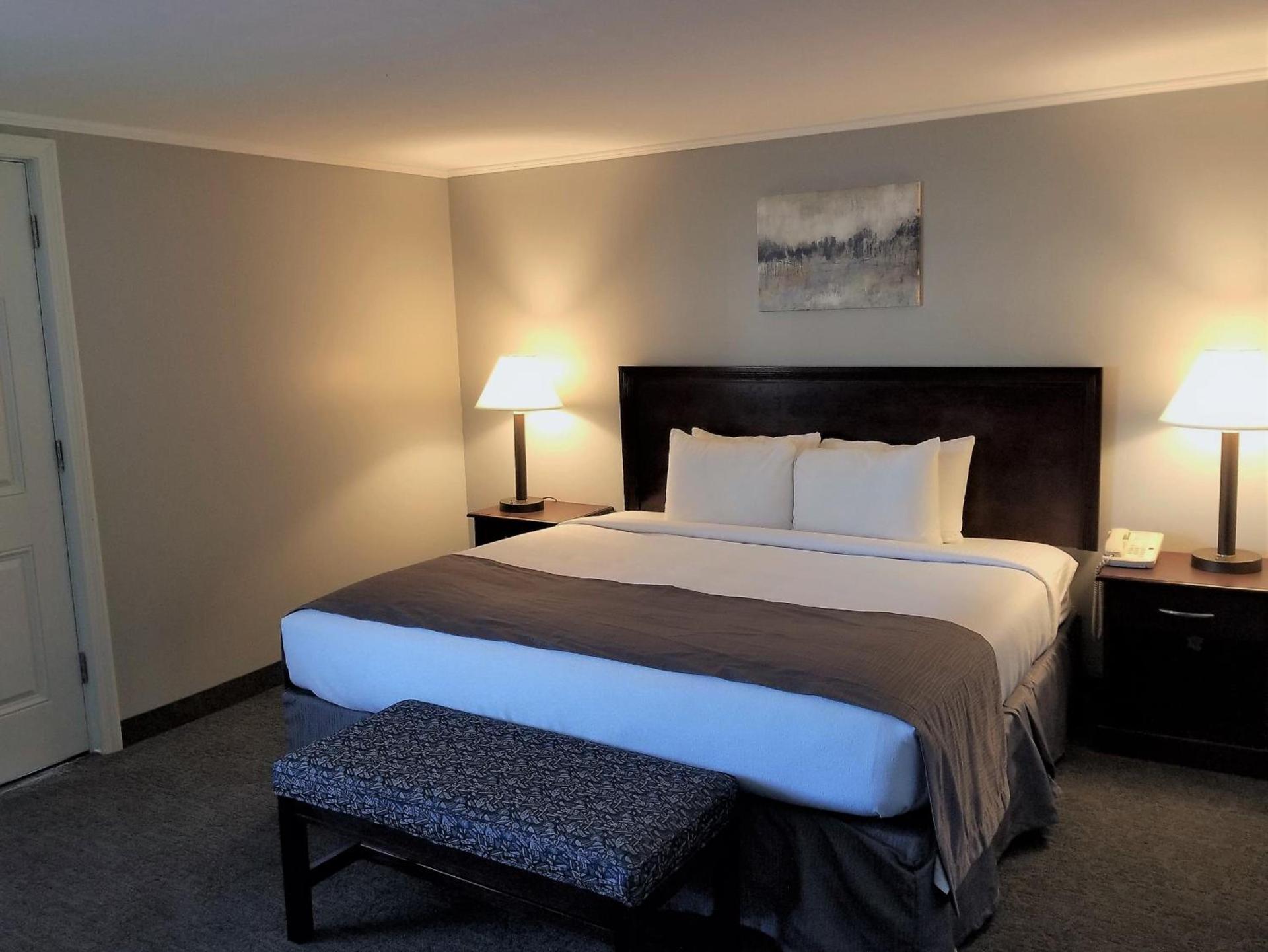 Mt. Madison Inn & Suites photo 25