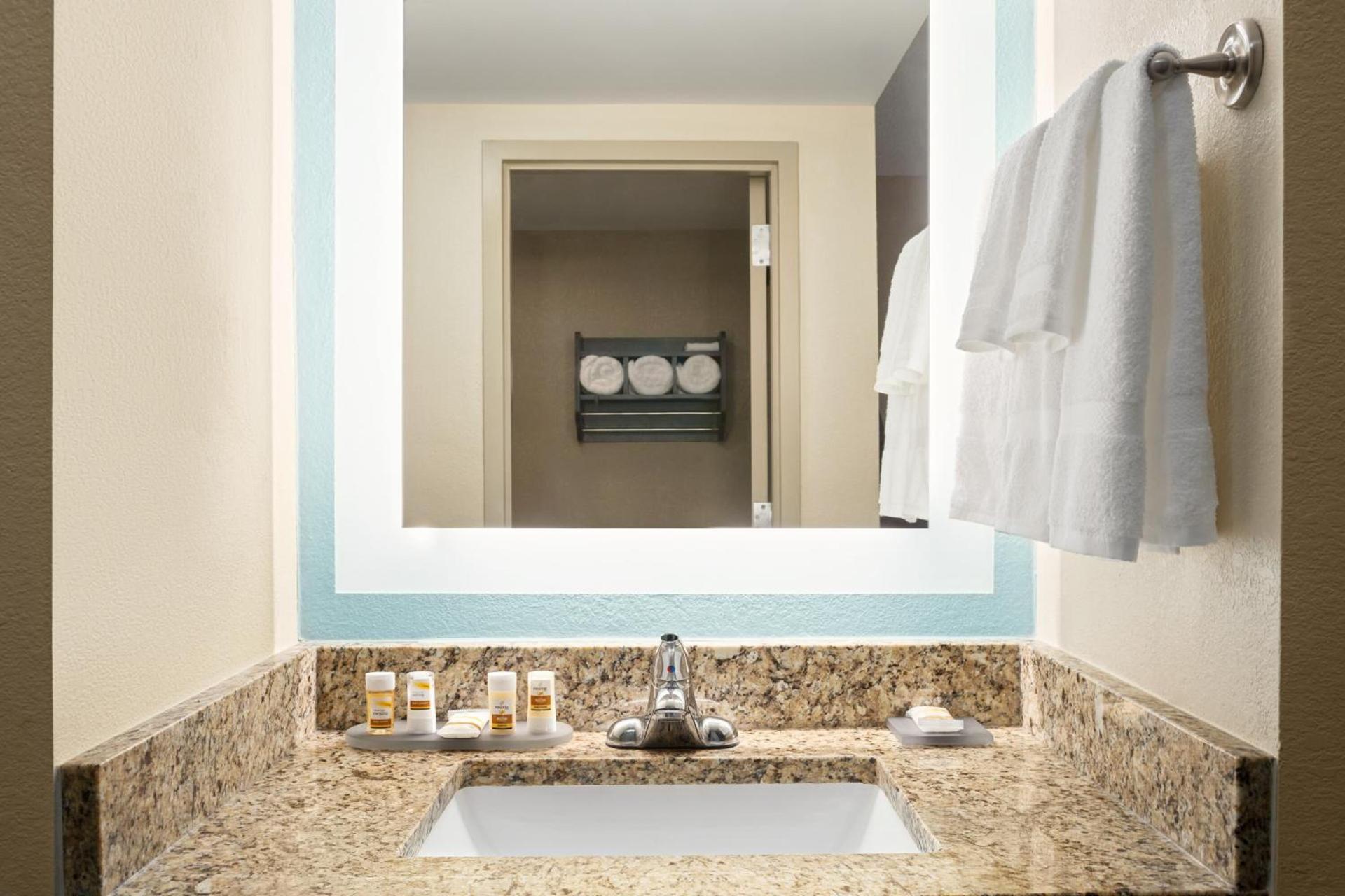 La Quinta Inn & Suites by Wyndham Richmond-Midlothian photo 49