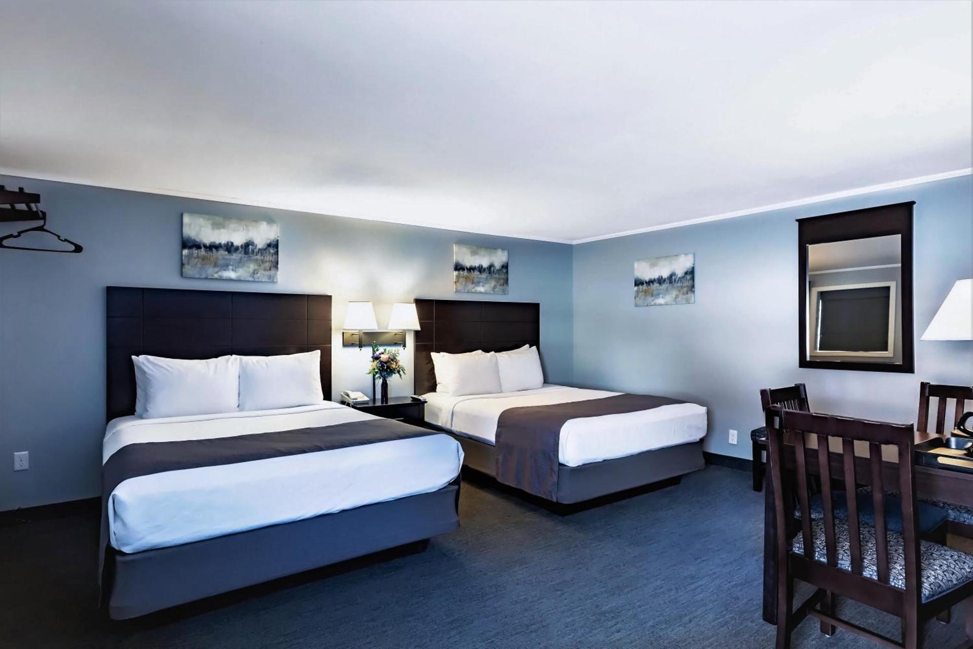 Mt. Madison Inn & Suites photo 6
