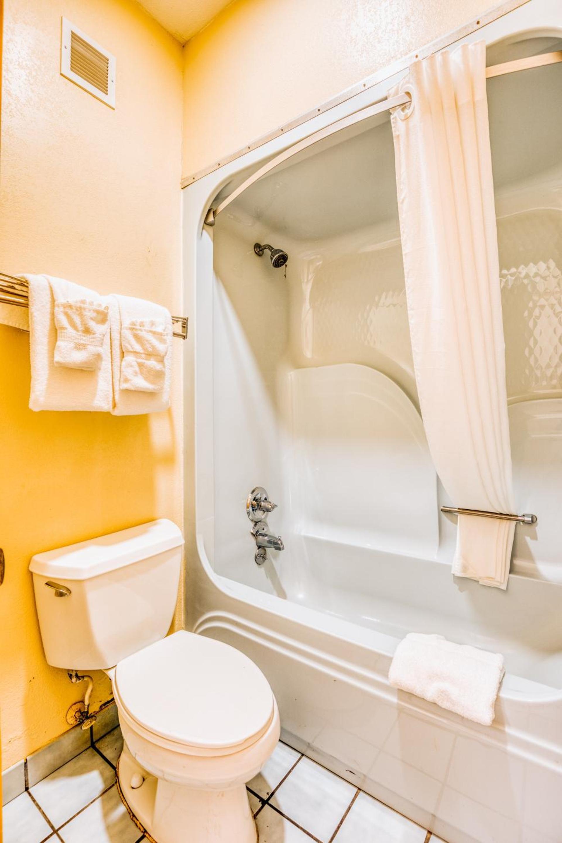 OYO Hotel Grenada West photo 32