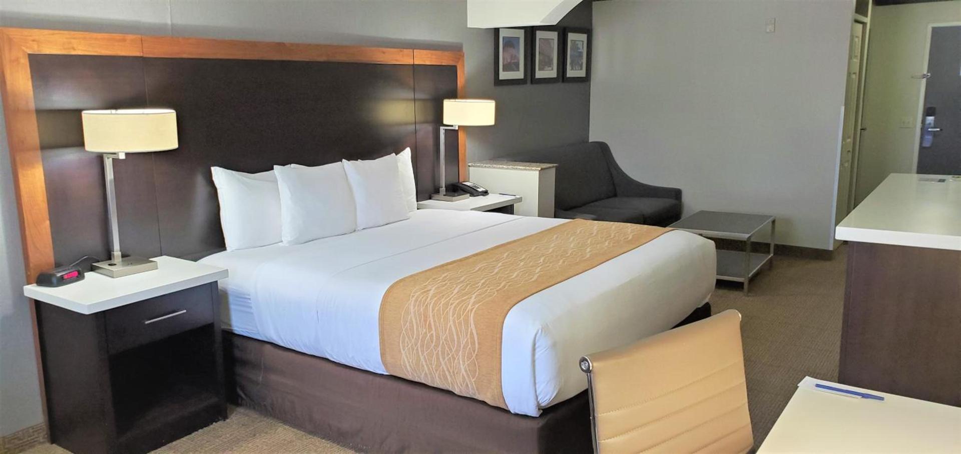 Comfort Inn & Suites Near Universal - N Hollywood - Burbank photo 13