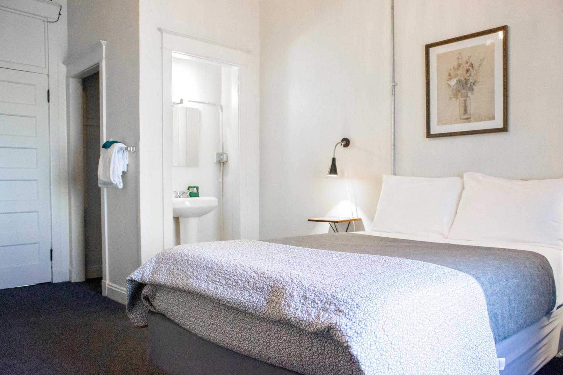 11th Avenue Hostel photo 48