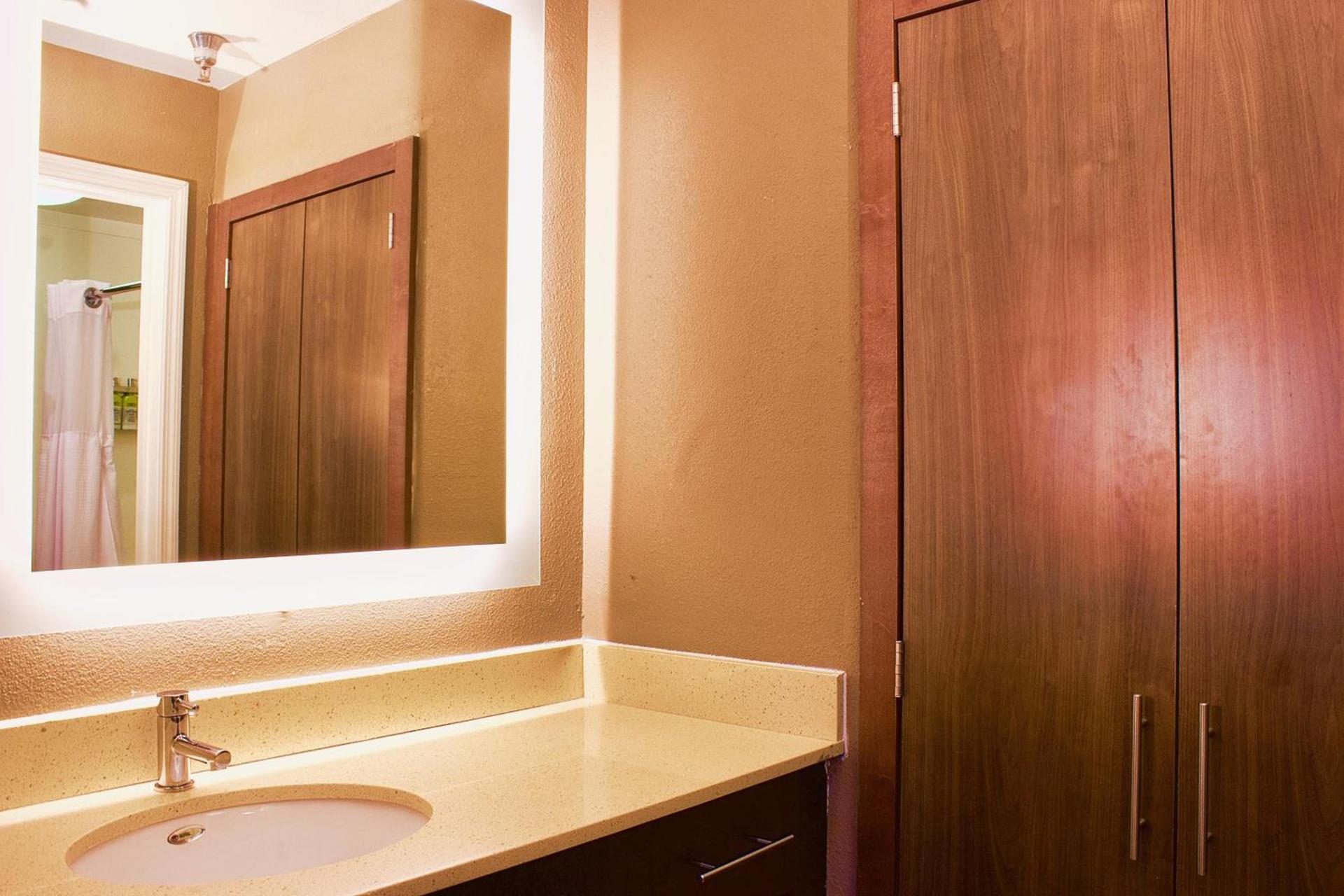 Staybridge Suites Chattanooga-Hamilton Place by IHG photo 40