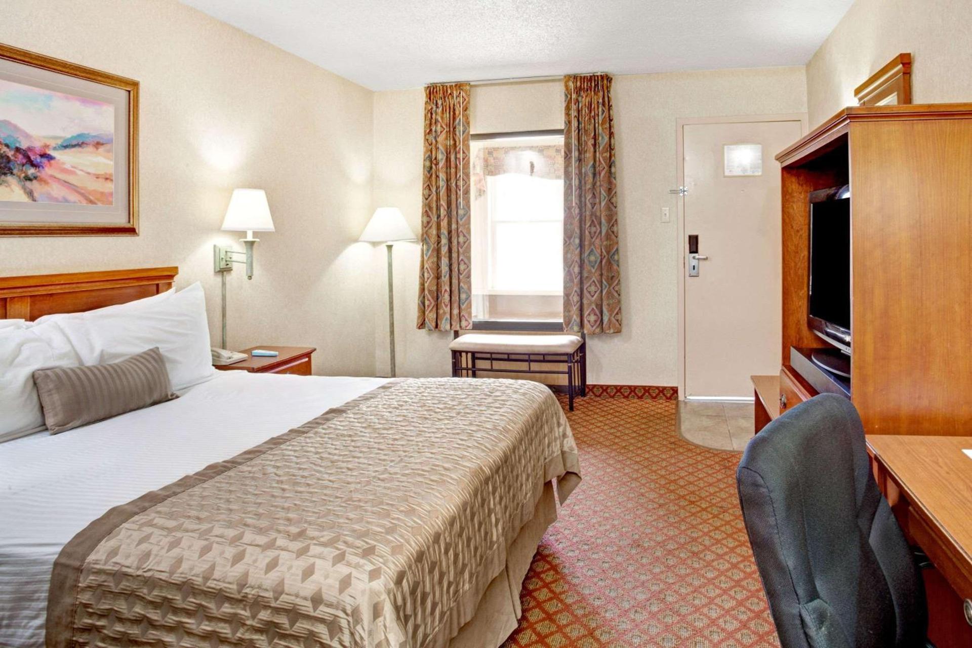 Ramada by Wyndham West Memphis photo 19