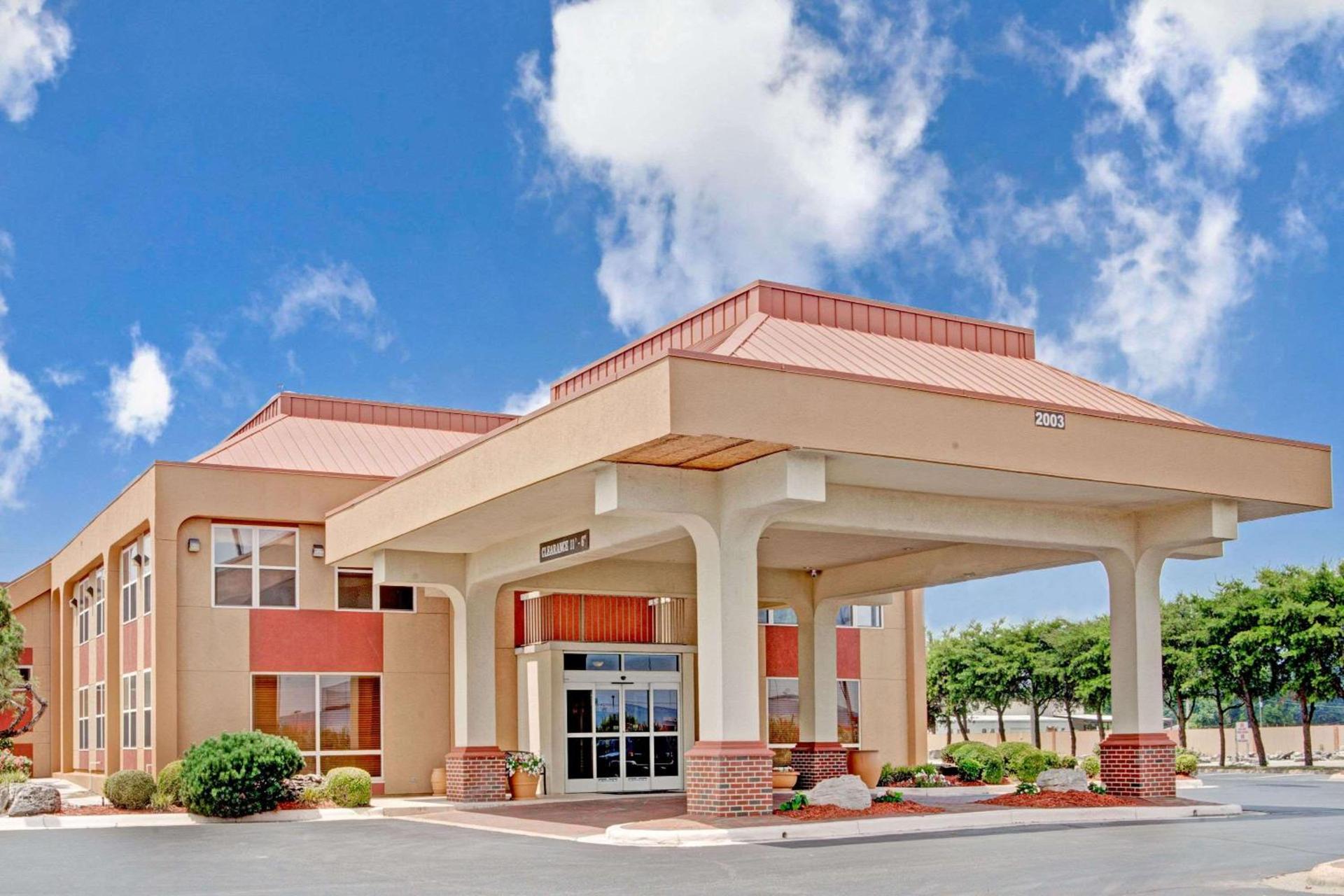 Ramada by Wyndham West Memphis — hotel in West Memphis